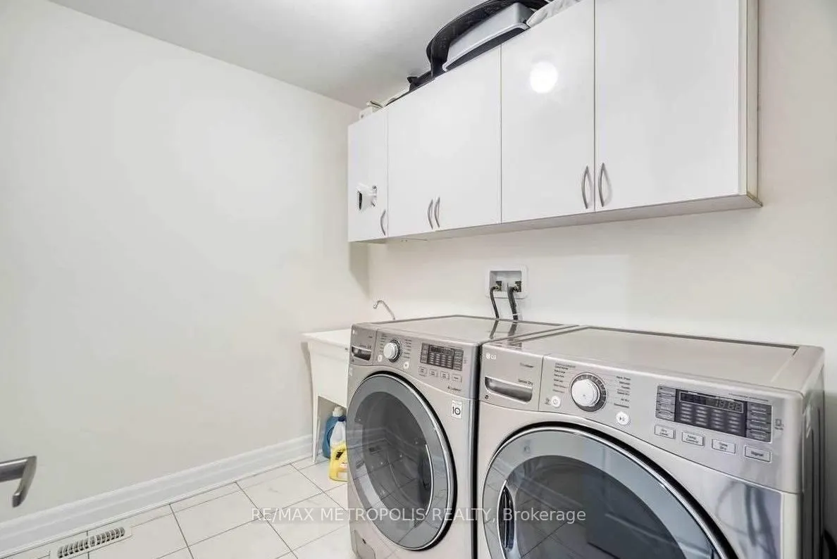 66 Westfield Drive, #Upper