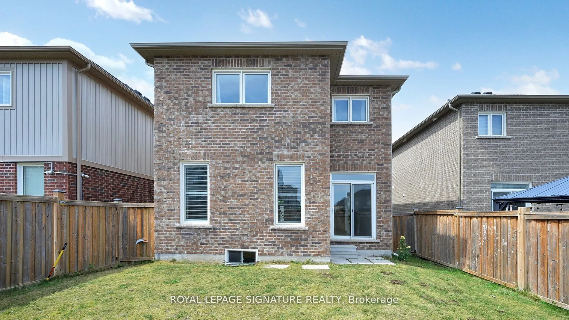 62 Moses Crescent
