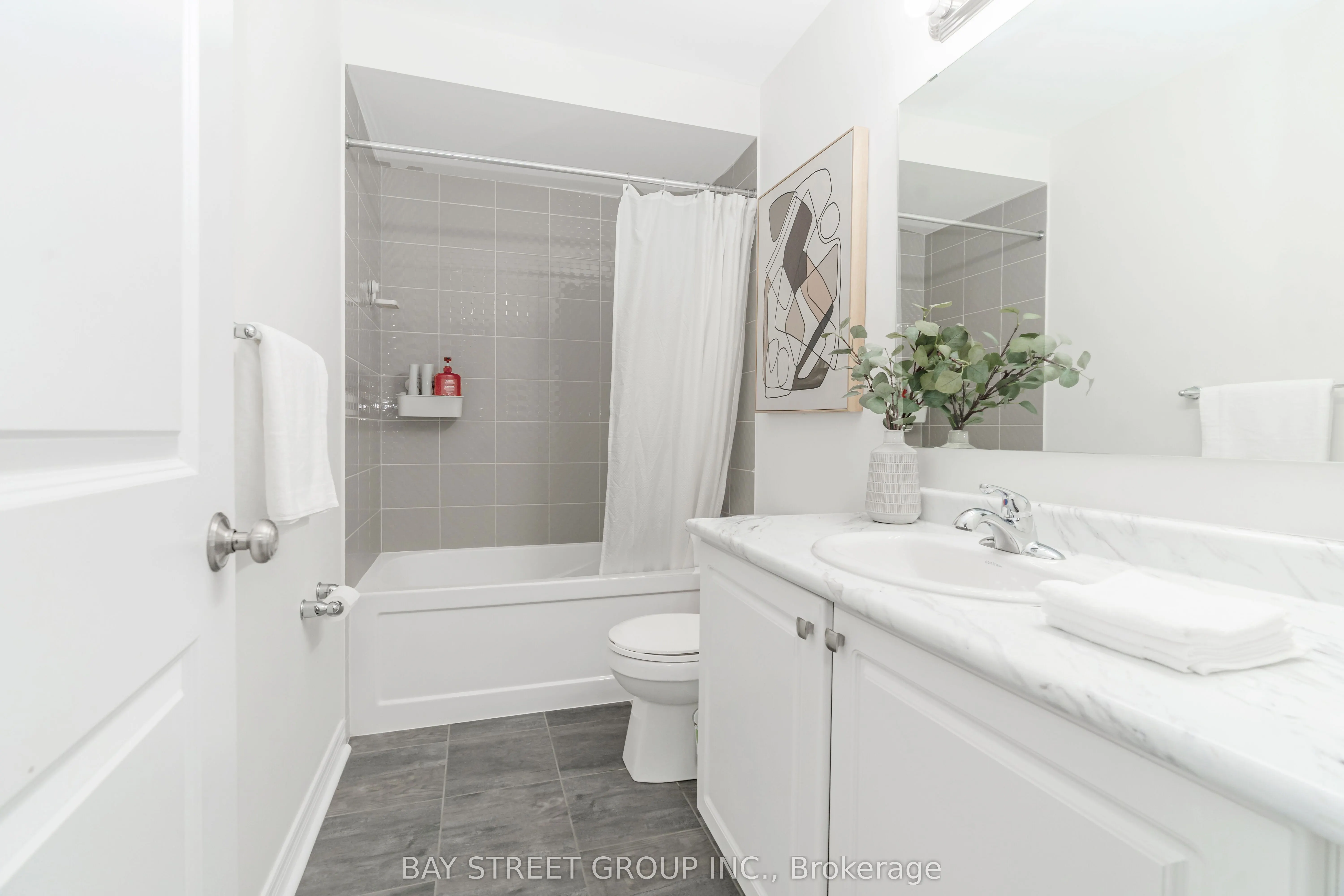 2487 Hibiscus Drive