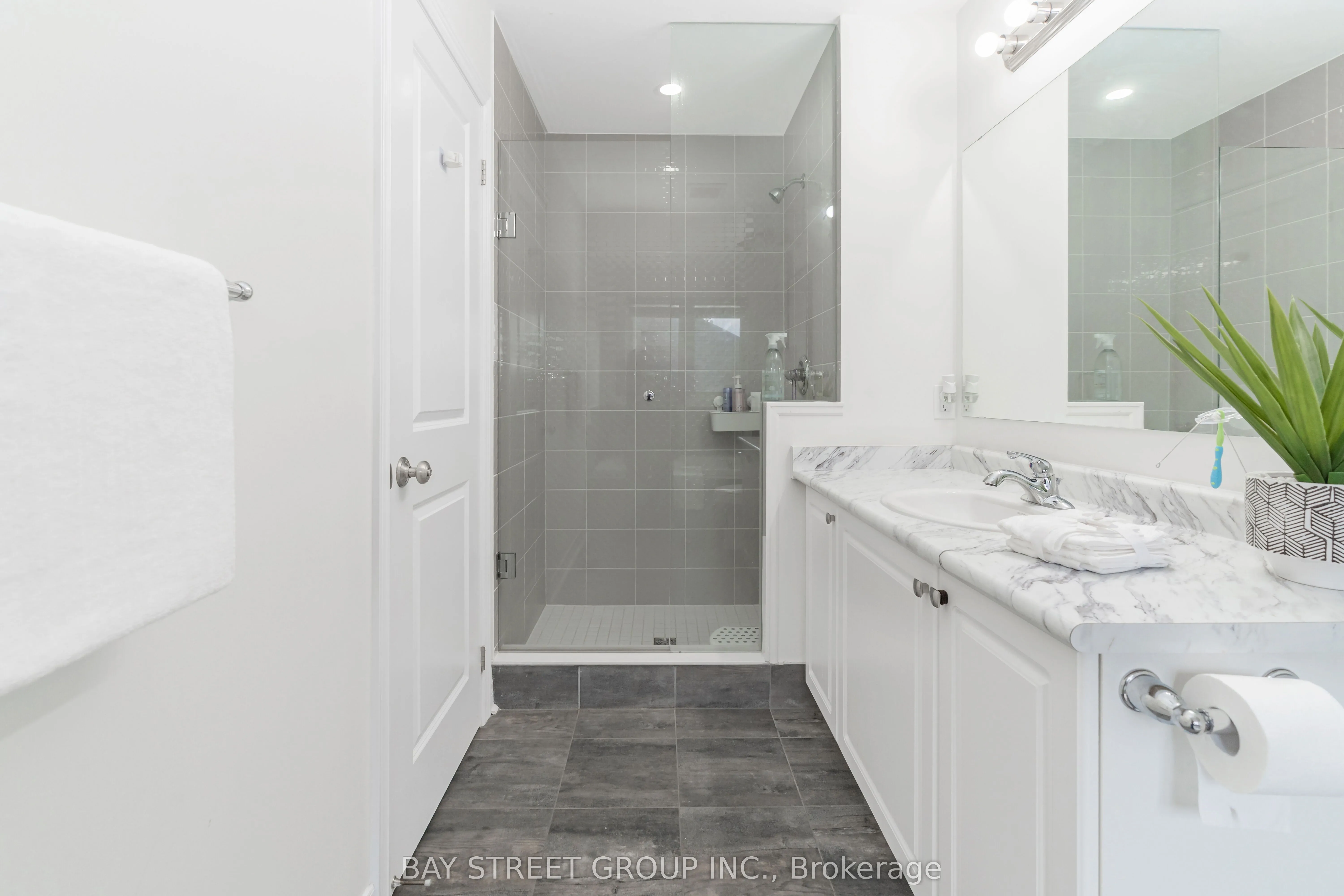 2487 Hibiscus Drive