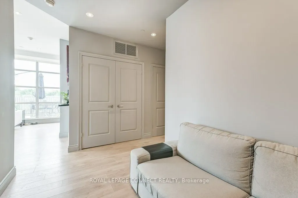 1003 Queen Street E, #401