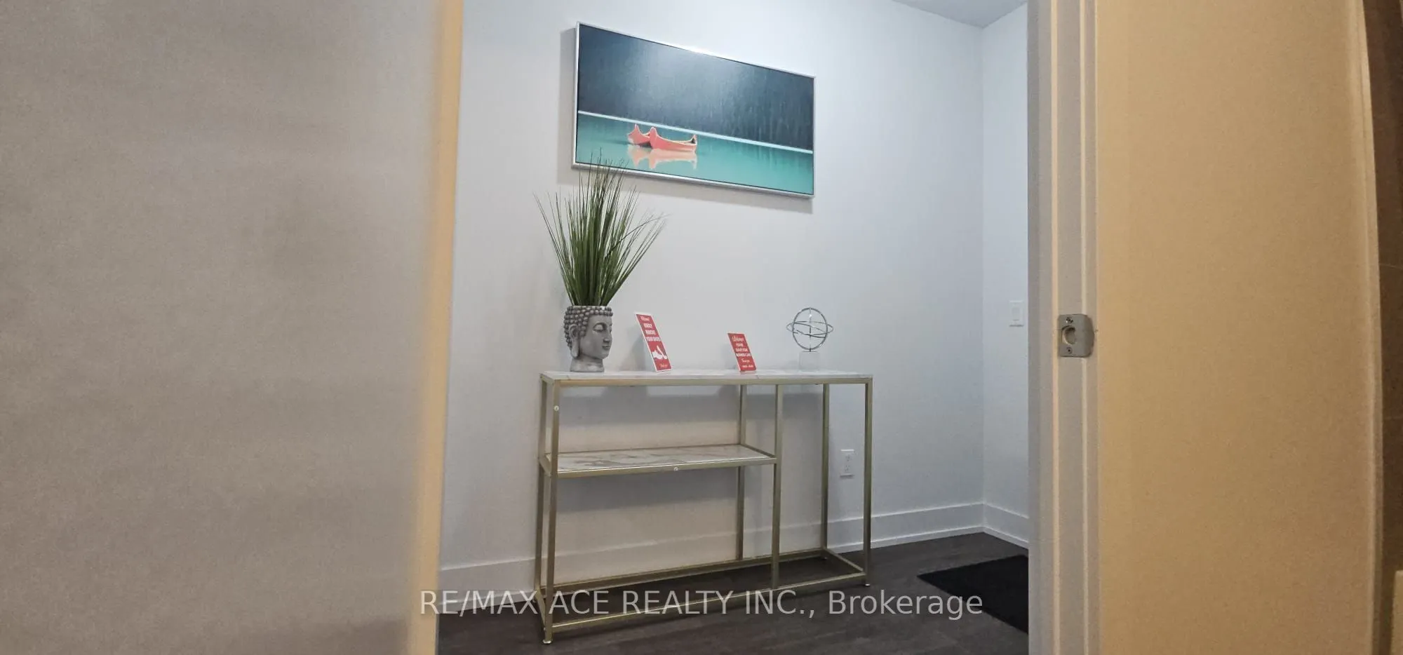 2550 Simcoe Street N, #1402