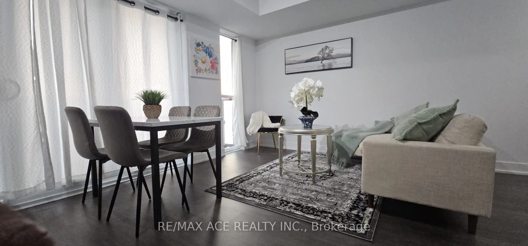 2550 Simcoe Street N, #1402