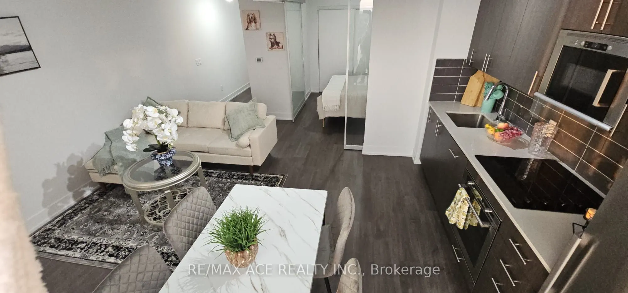 2550 Simcoe Street N, #1402