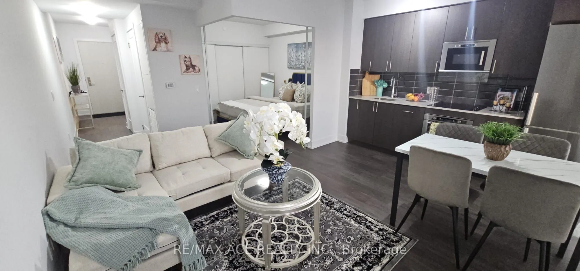 2550 Simcoe Street N, #1402