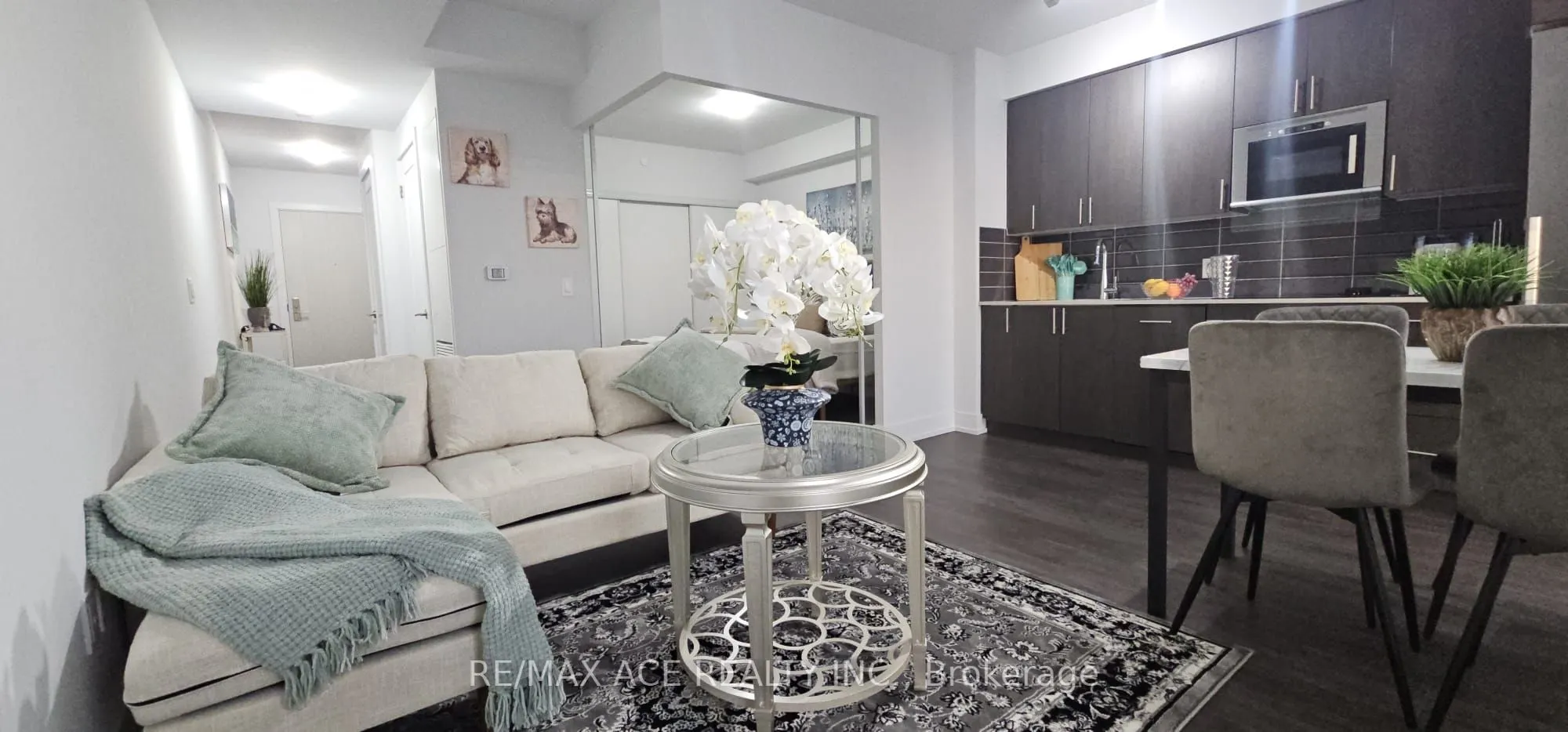 2550 Simcoe Street N, #1402