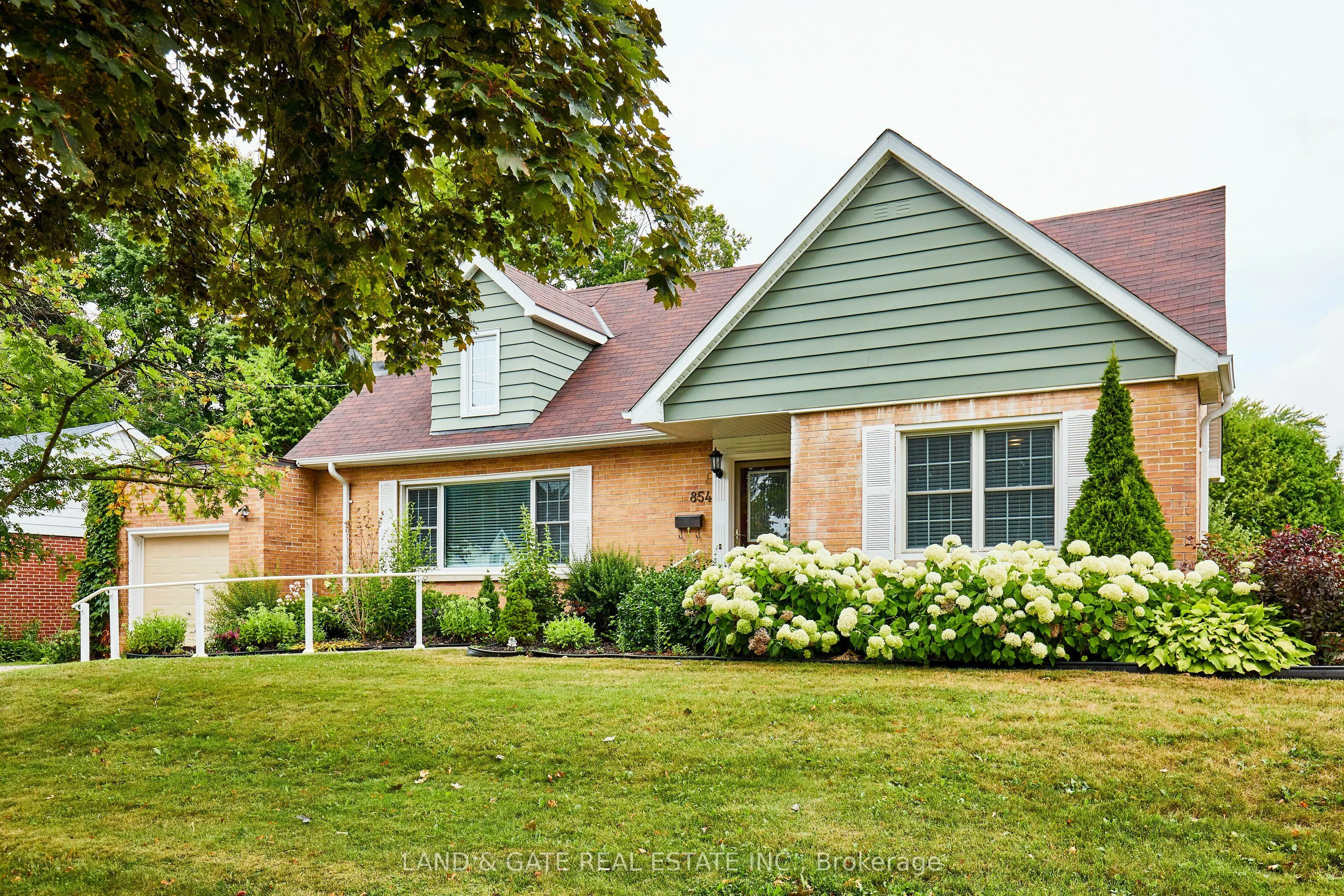 854 Regent Drive