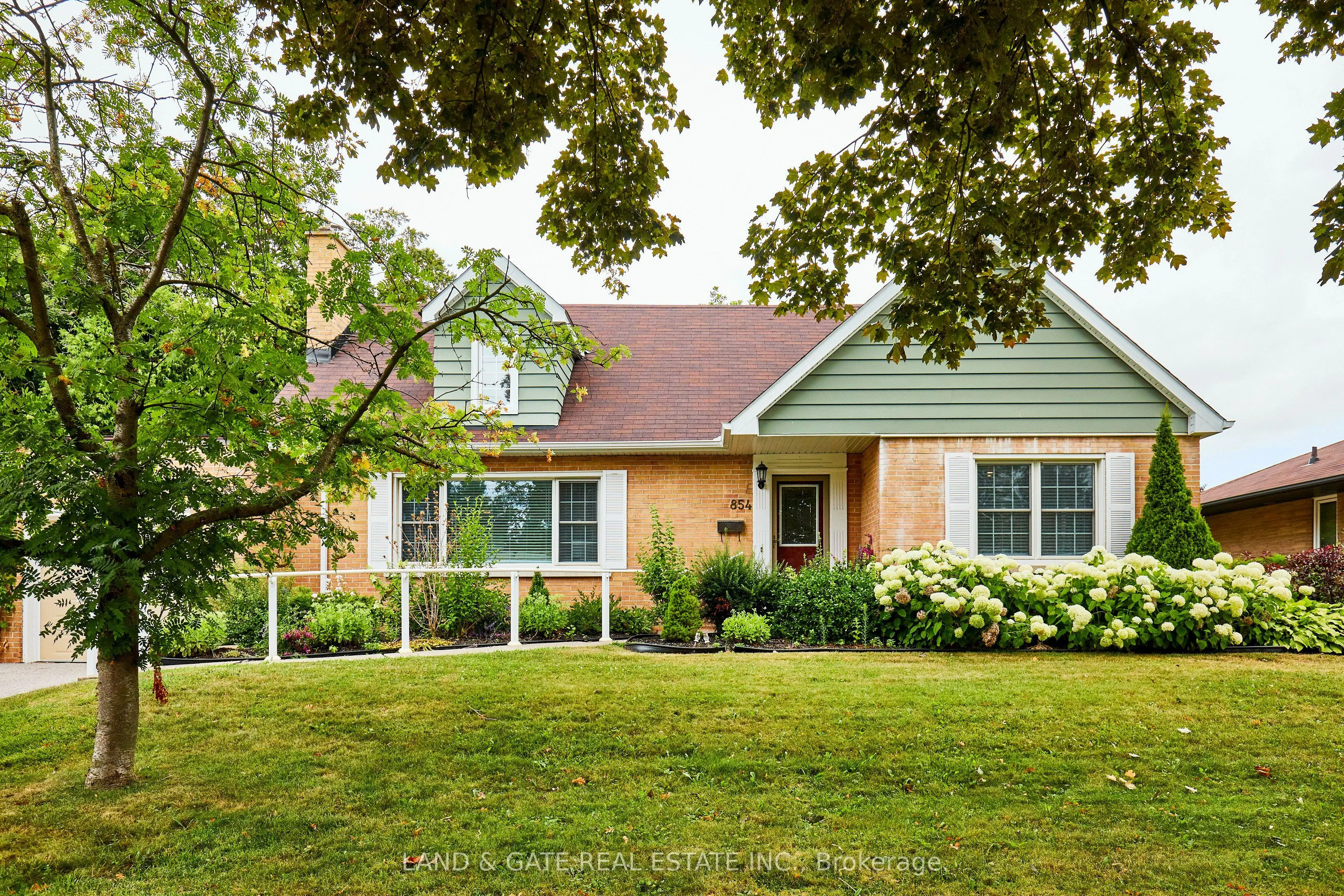 854 Regent Drive