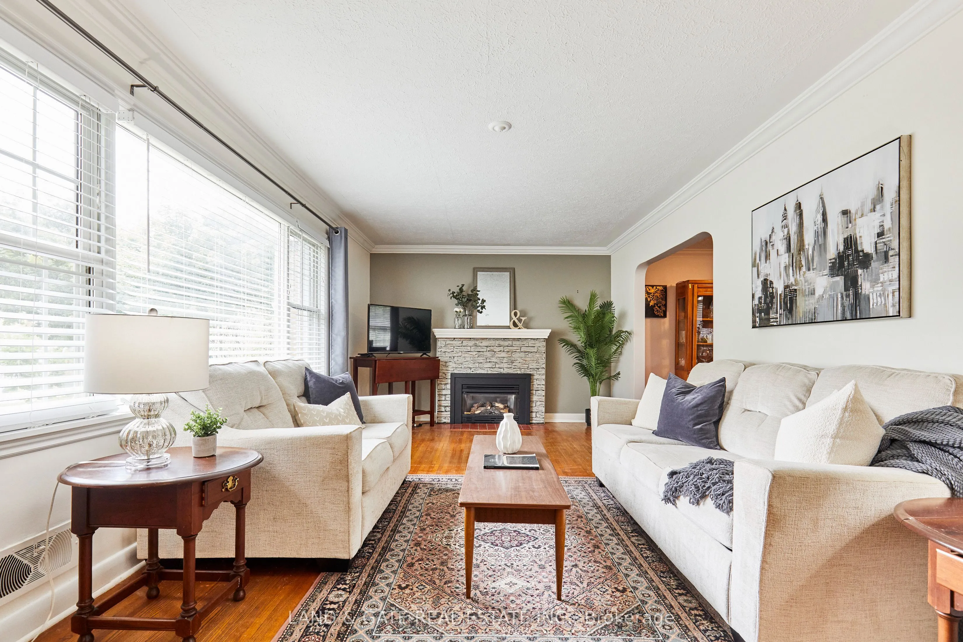 854 Regent Drive