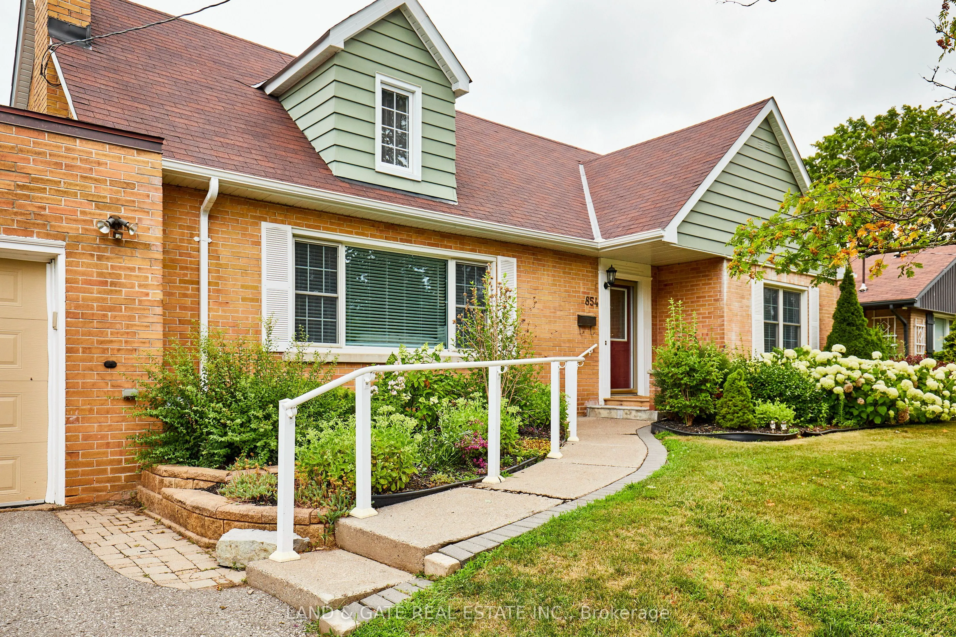 854 Regent Drive