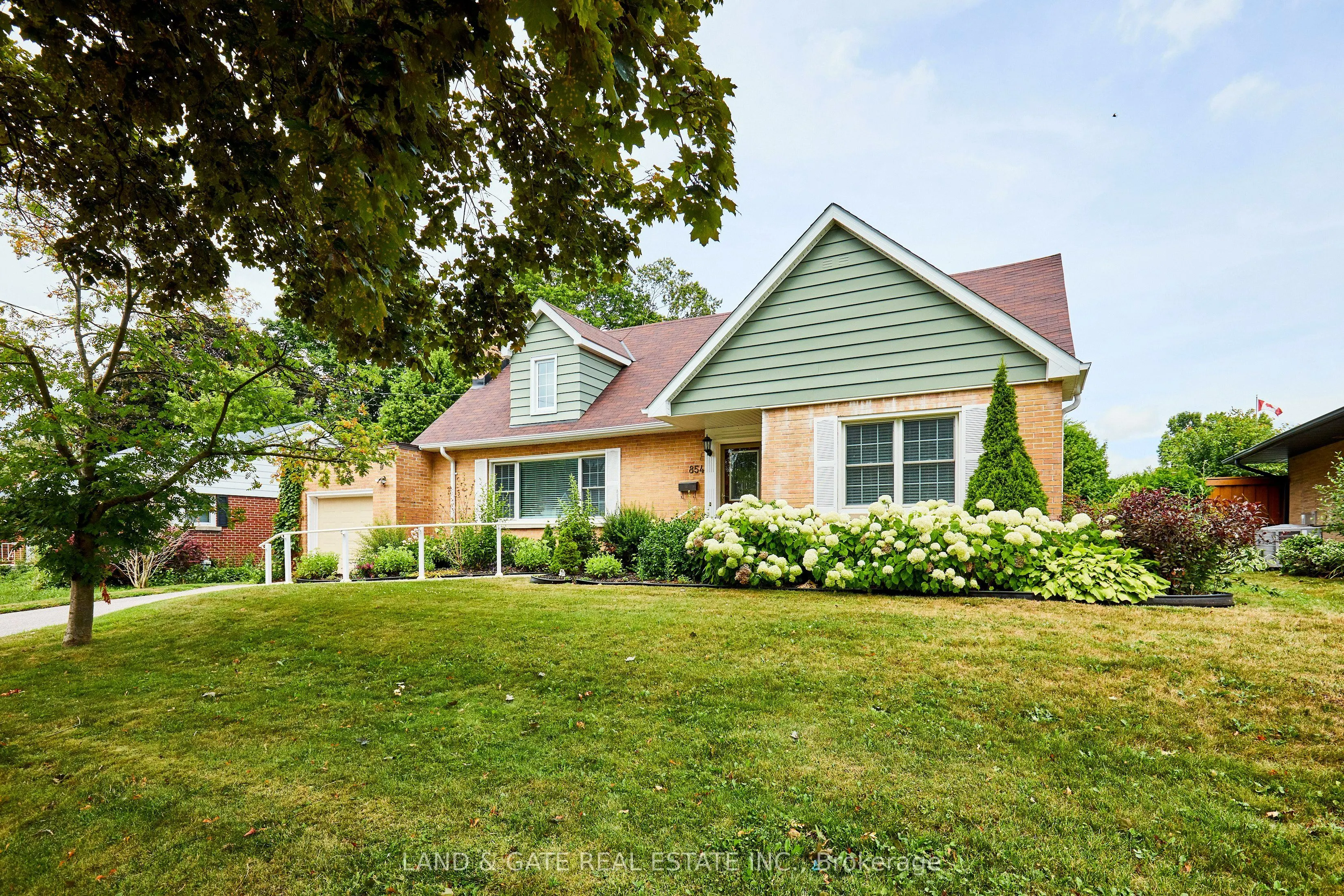 854 Regent Drive