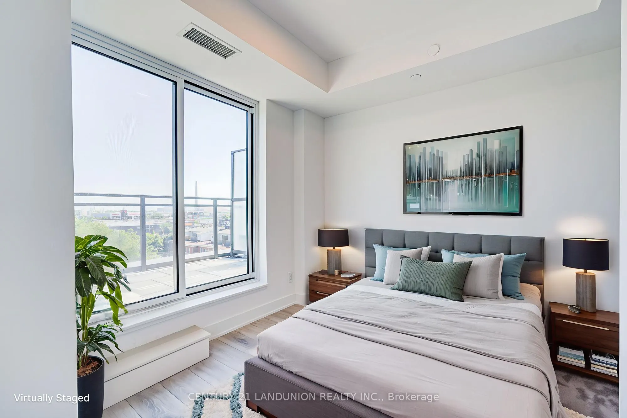 1285 Queen Street E, #512