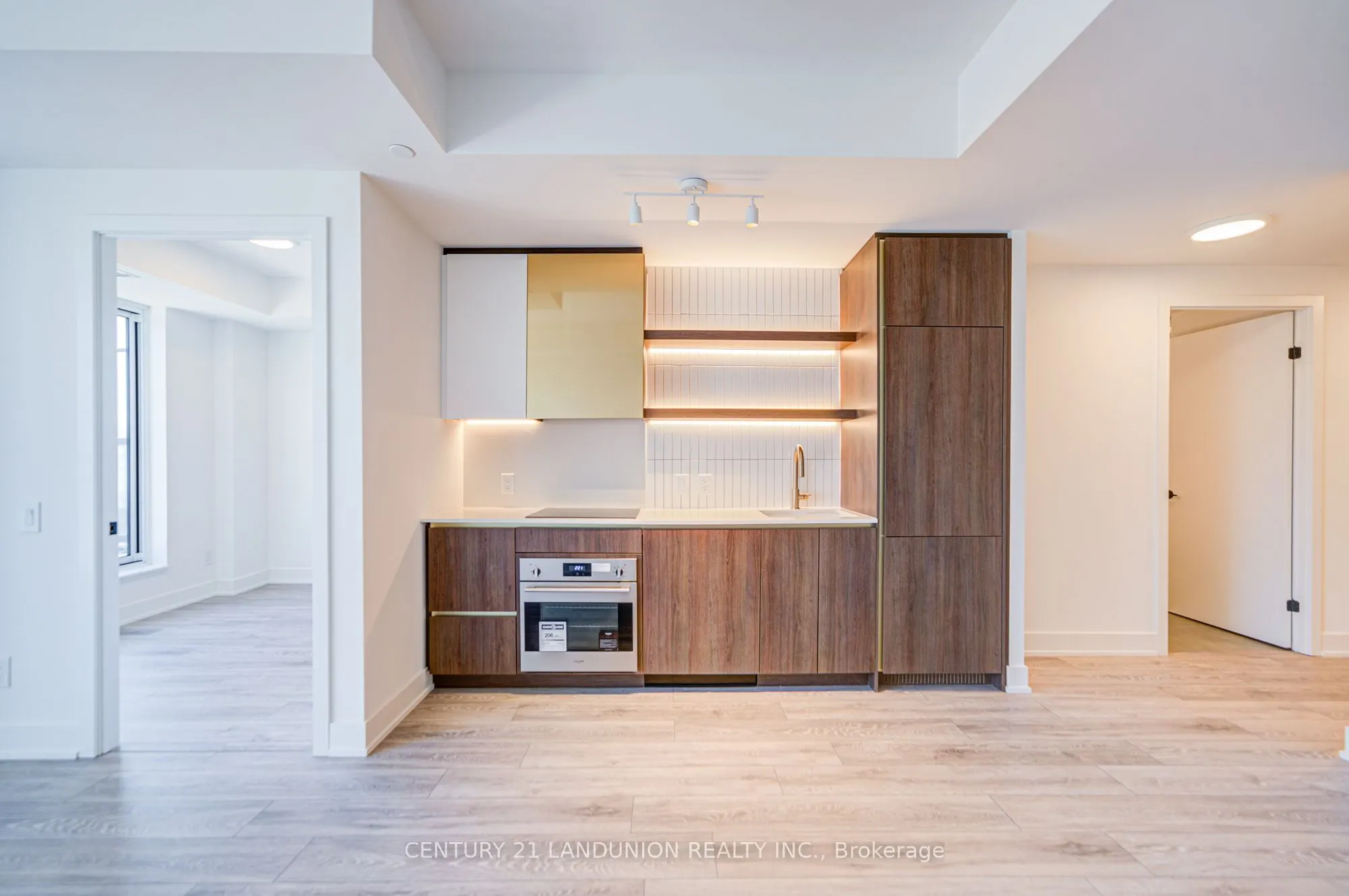 1285 Queen Street E, #512