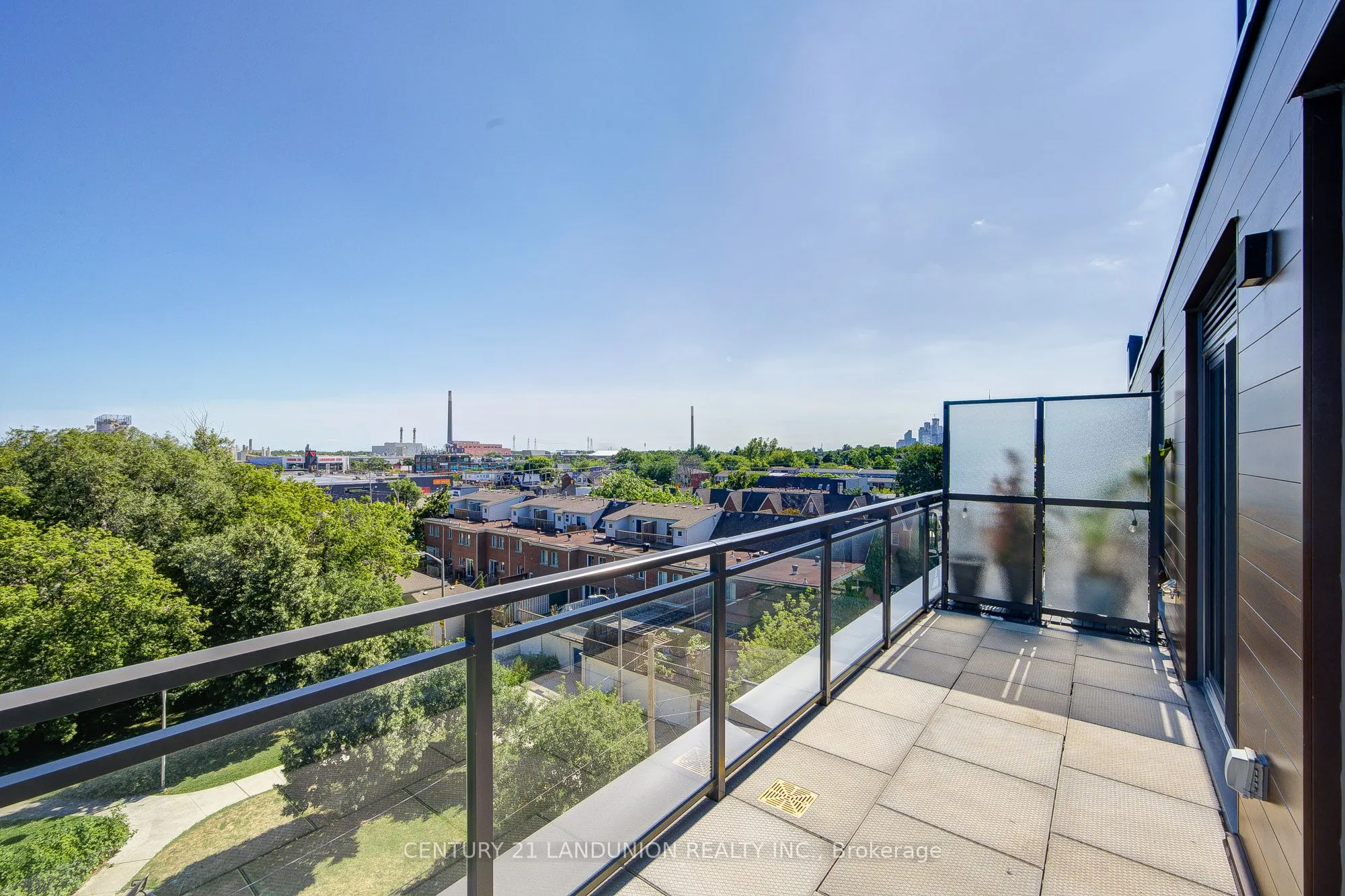 1285 Queen Street E, #512