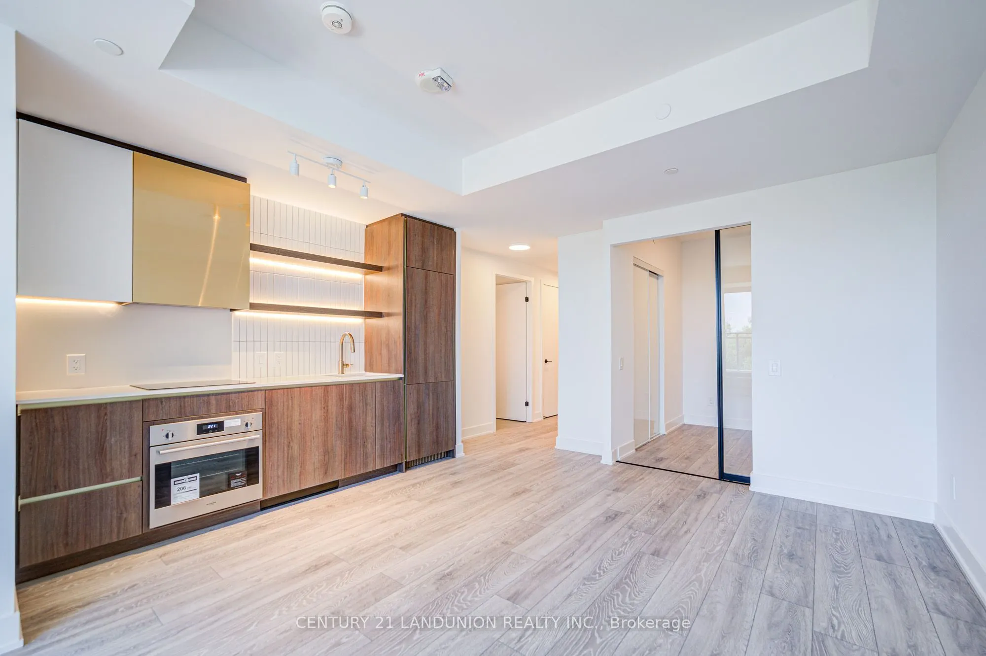 1285 Queen Street E, #512