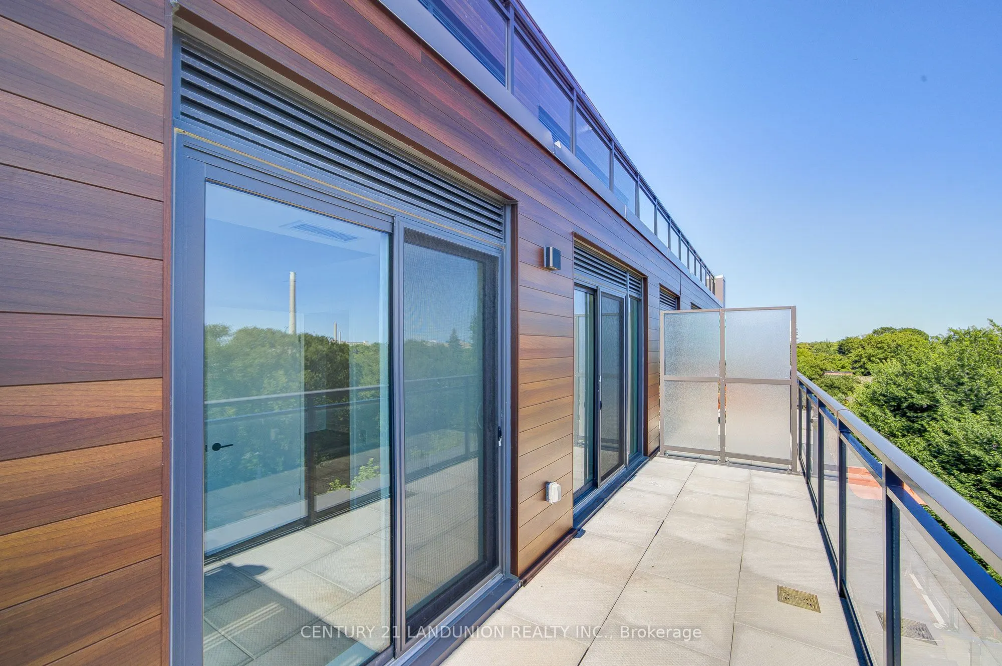 1285 Queen Street E, #512