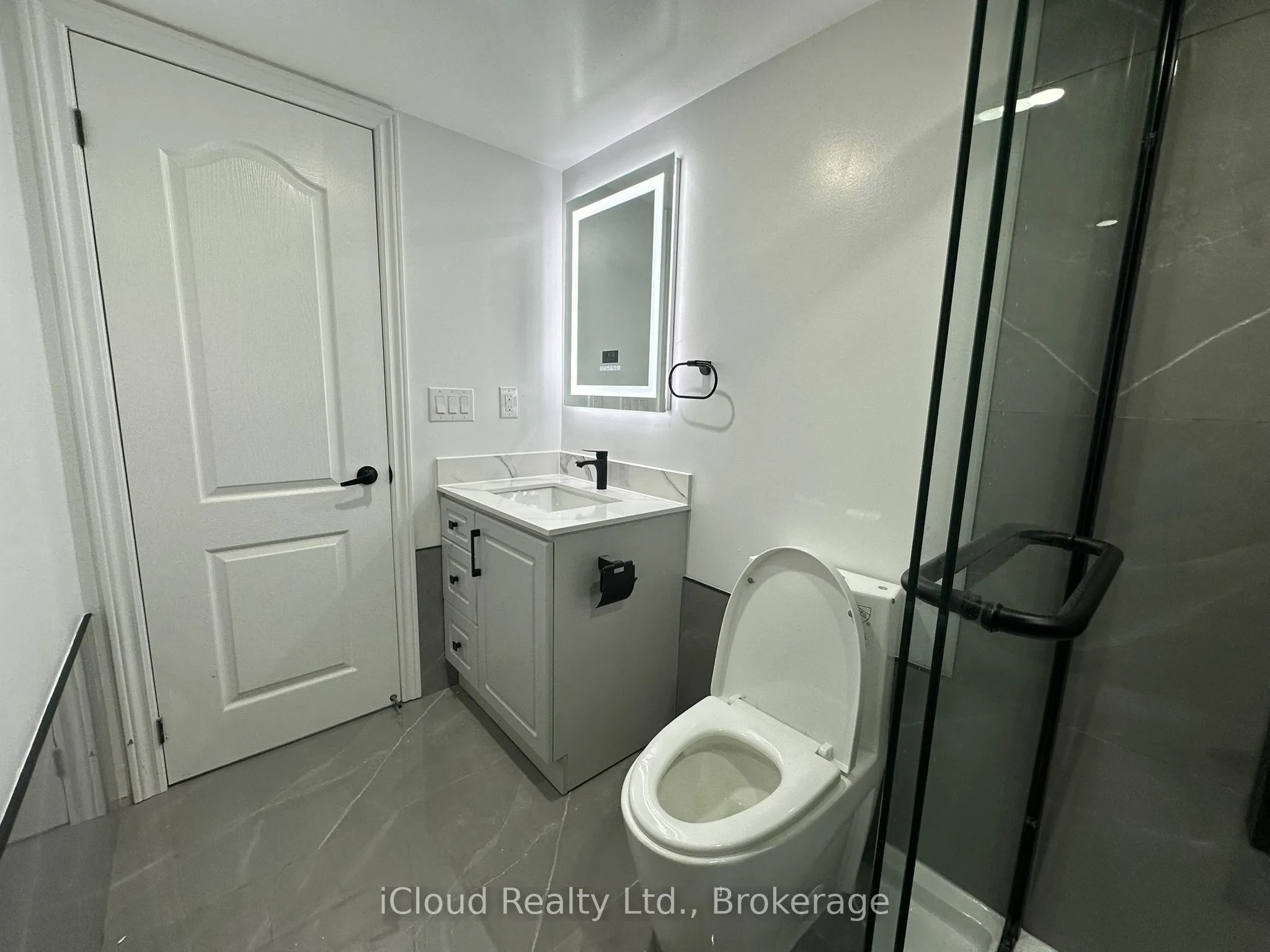 13 Raithby Crescent