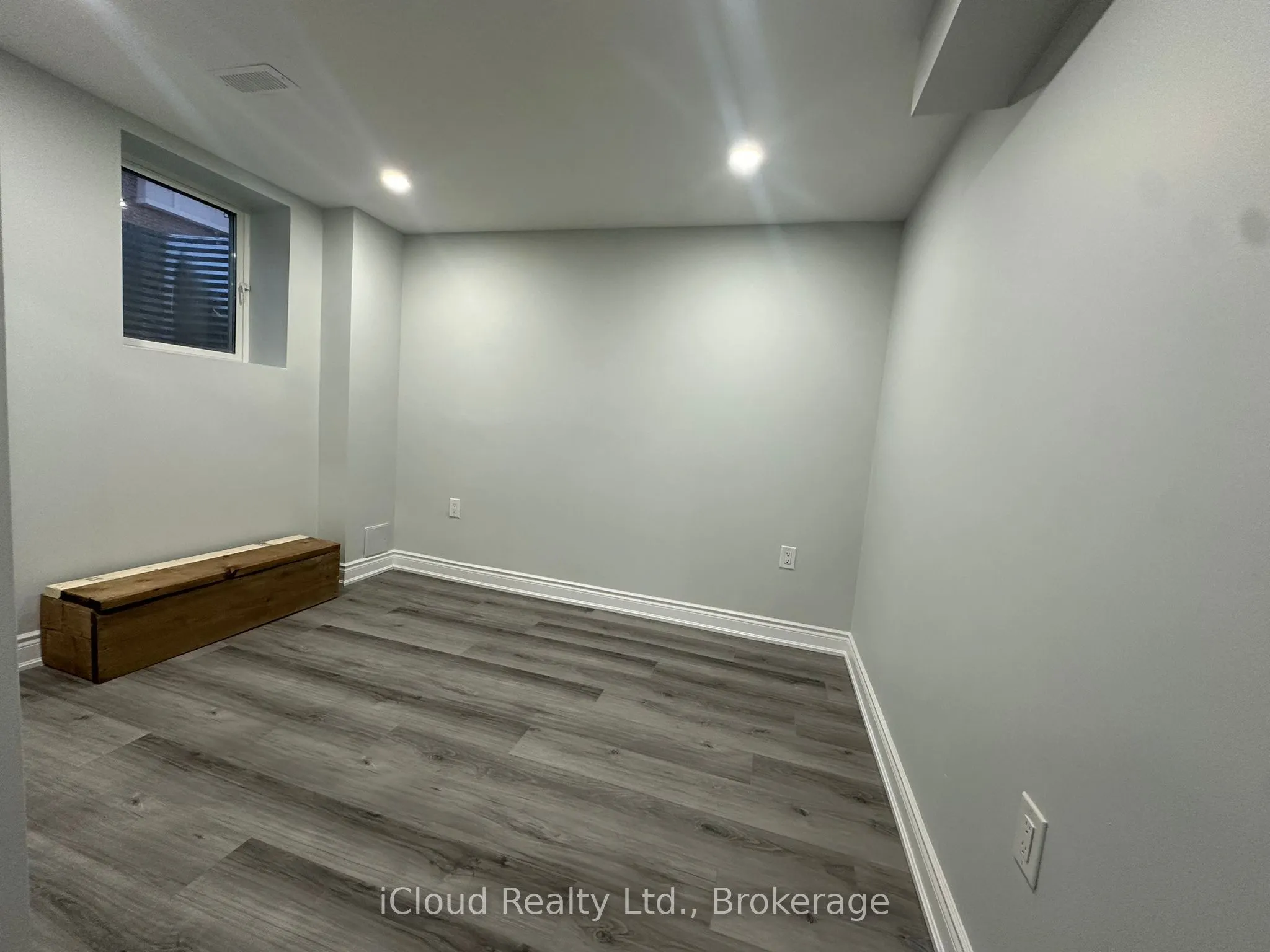 13 Raithby Crescent