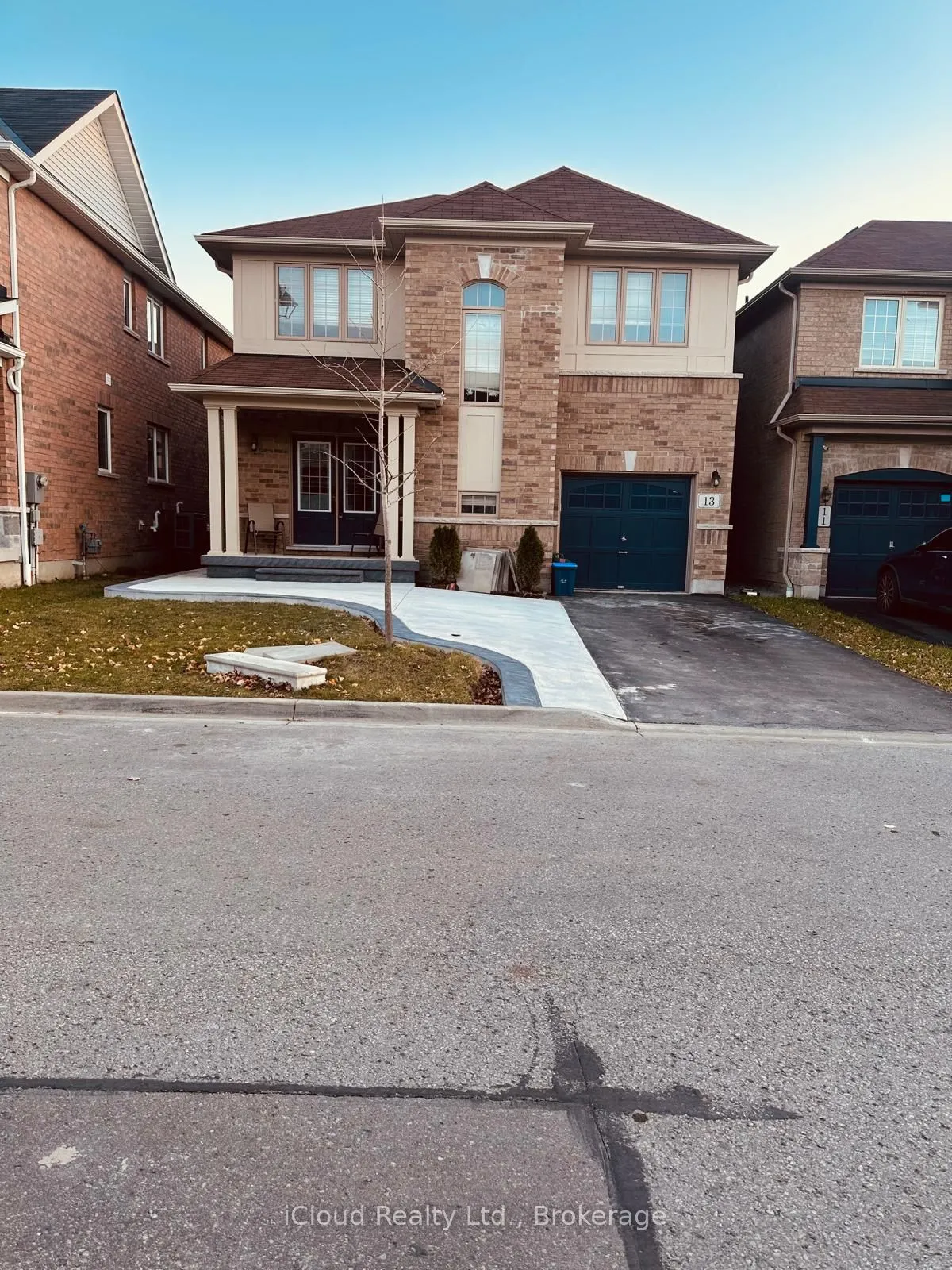 13 Raithby Crescent