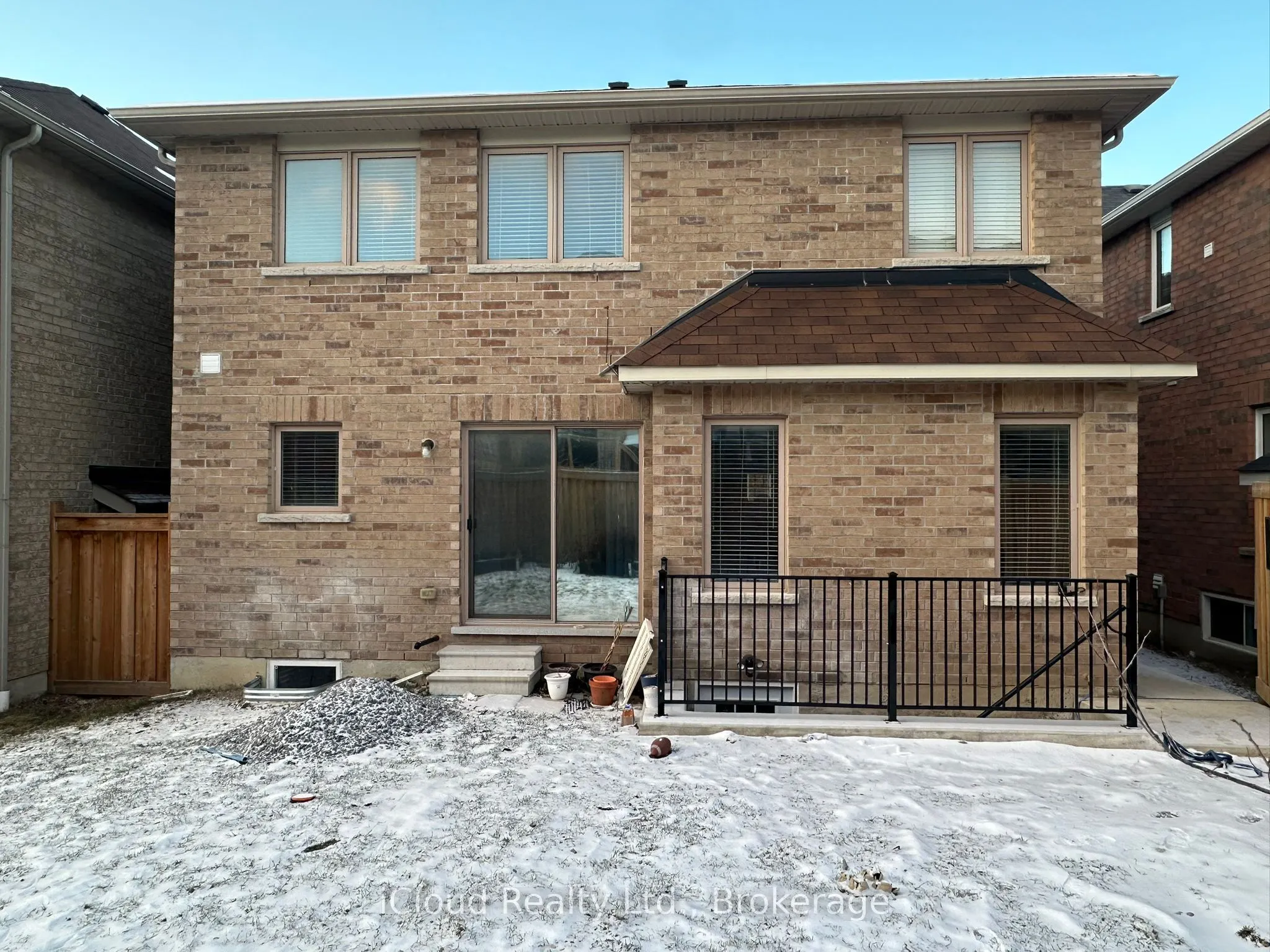 13 Raithby Crescent
