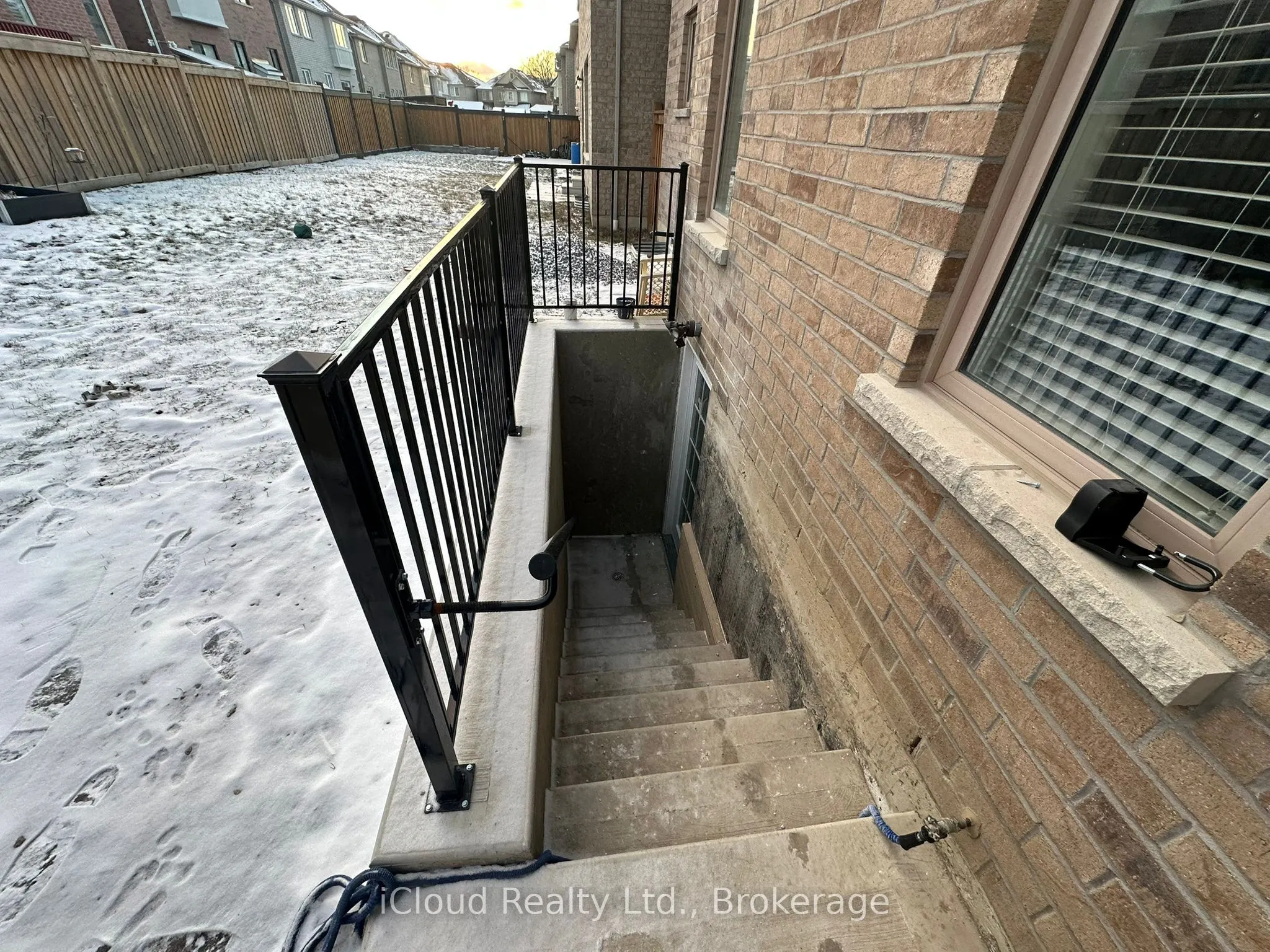 13 Raithby Crescent