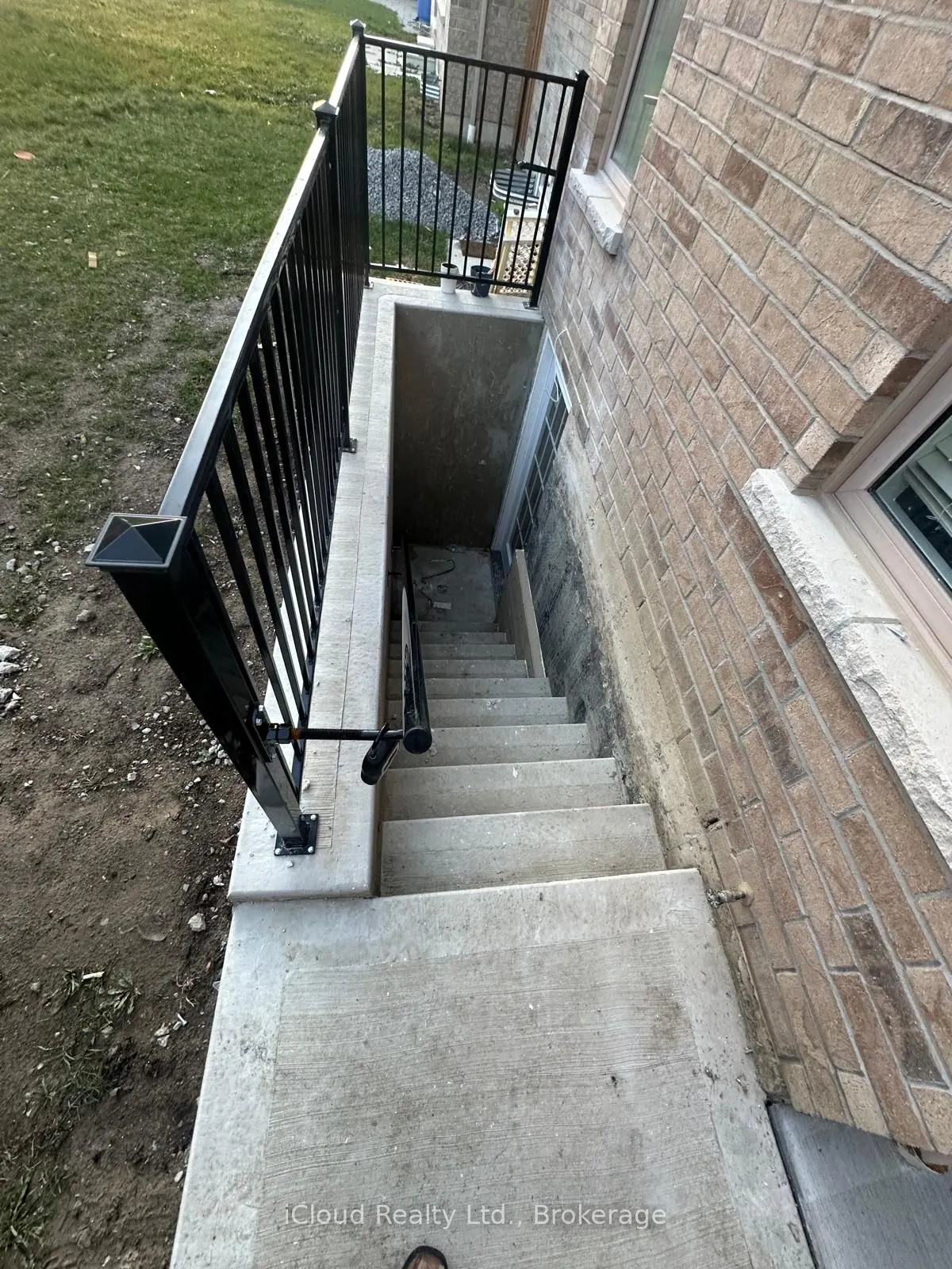 13 Raithby Crescent