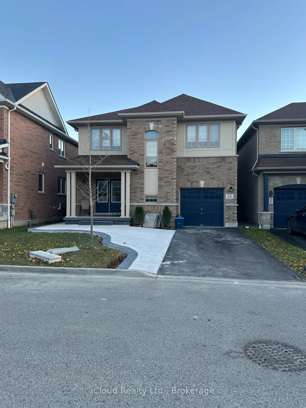 13 Raithby Crescent