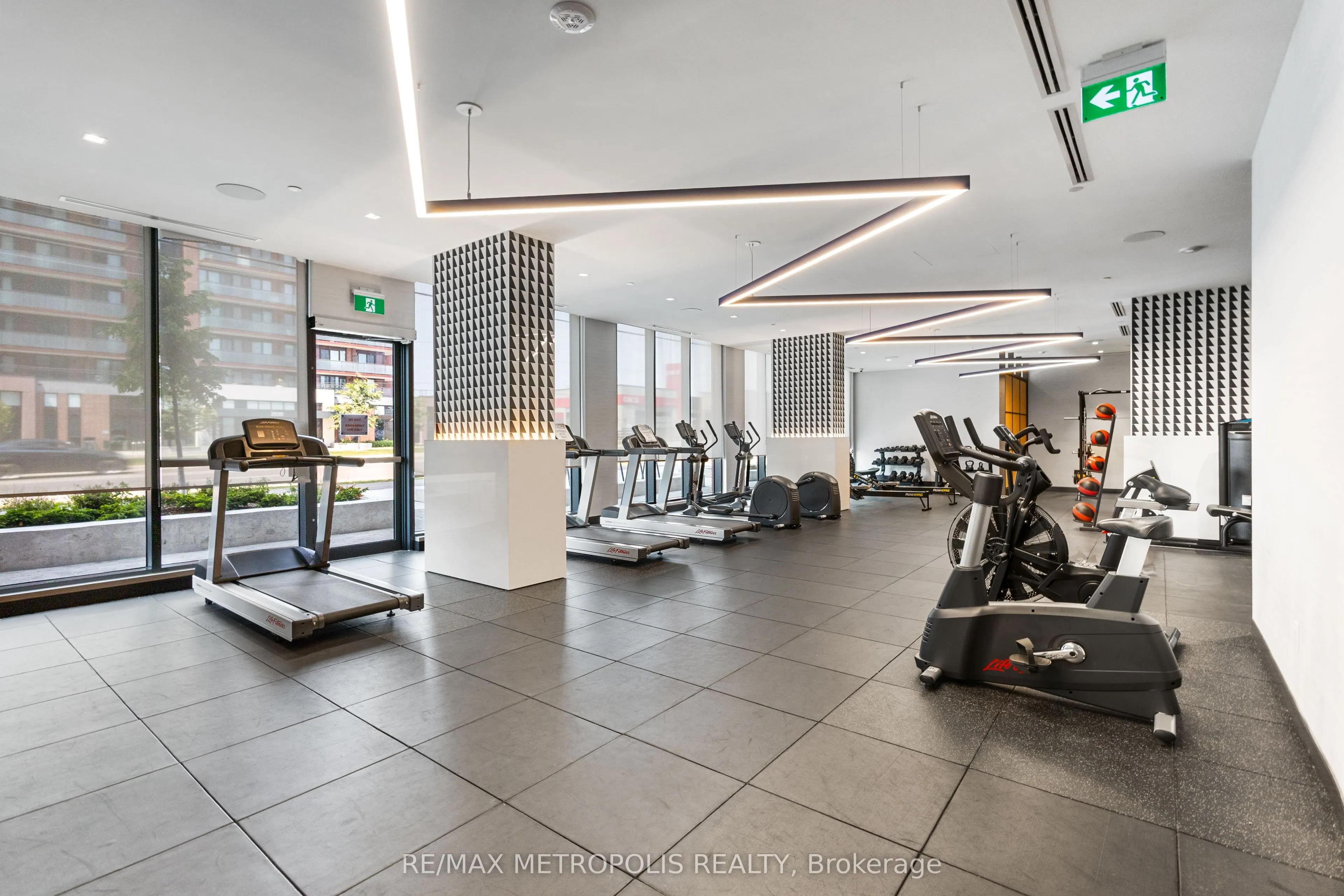 2545 Simcoe Street N, #1419