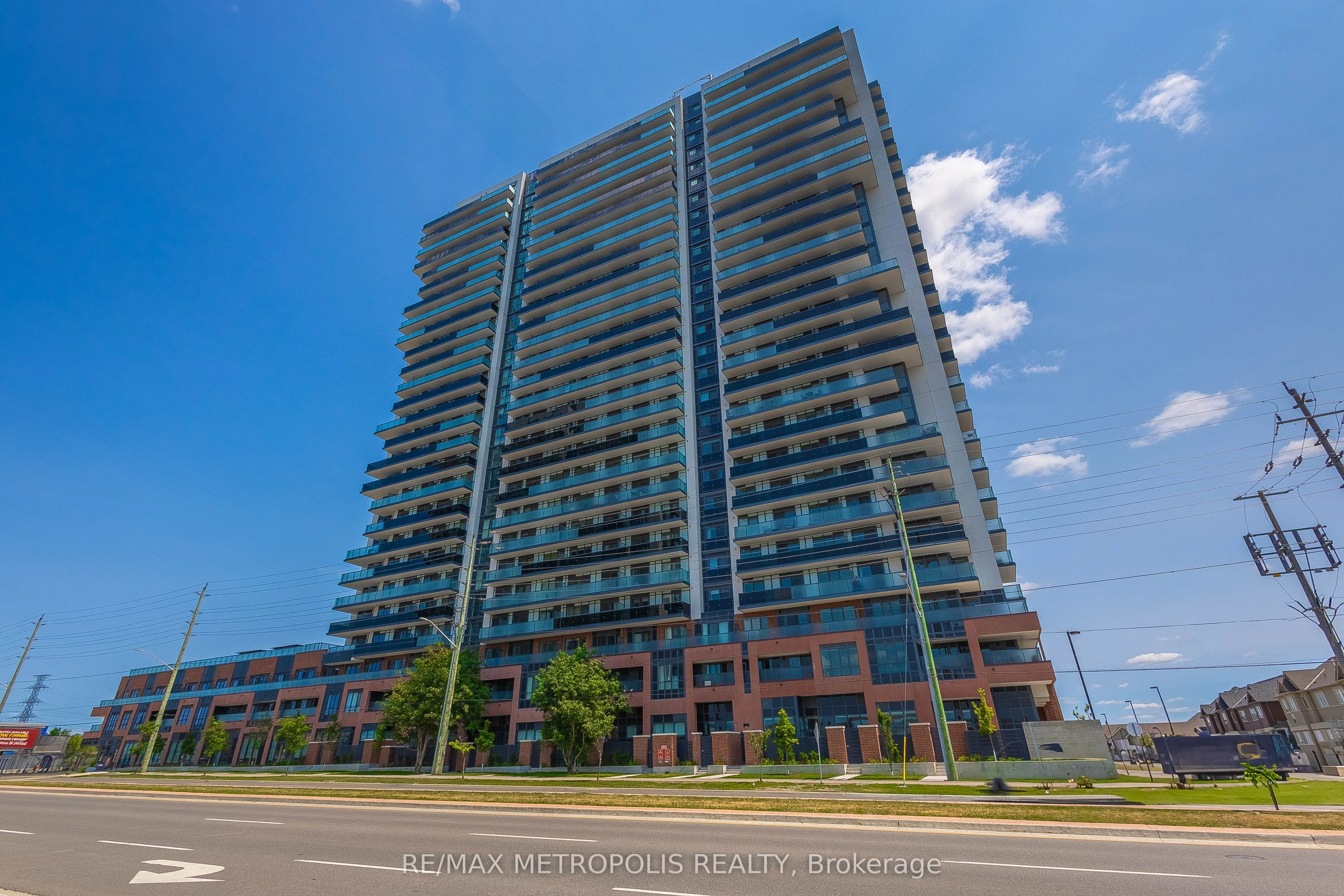 2545 Simcoe Street N, #1419