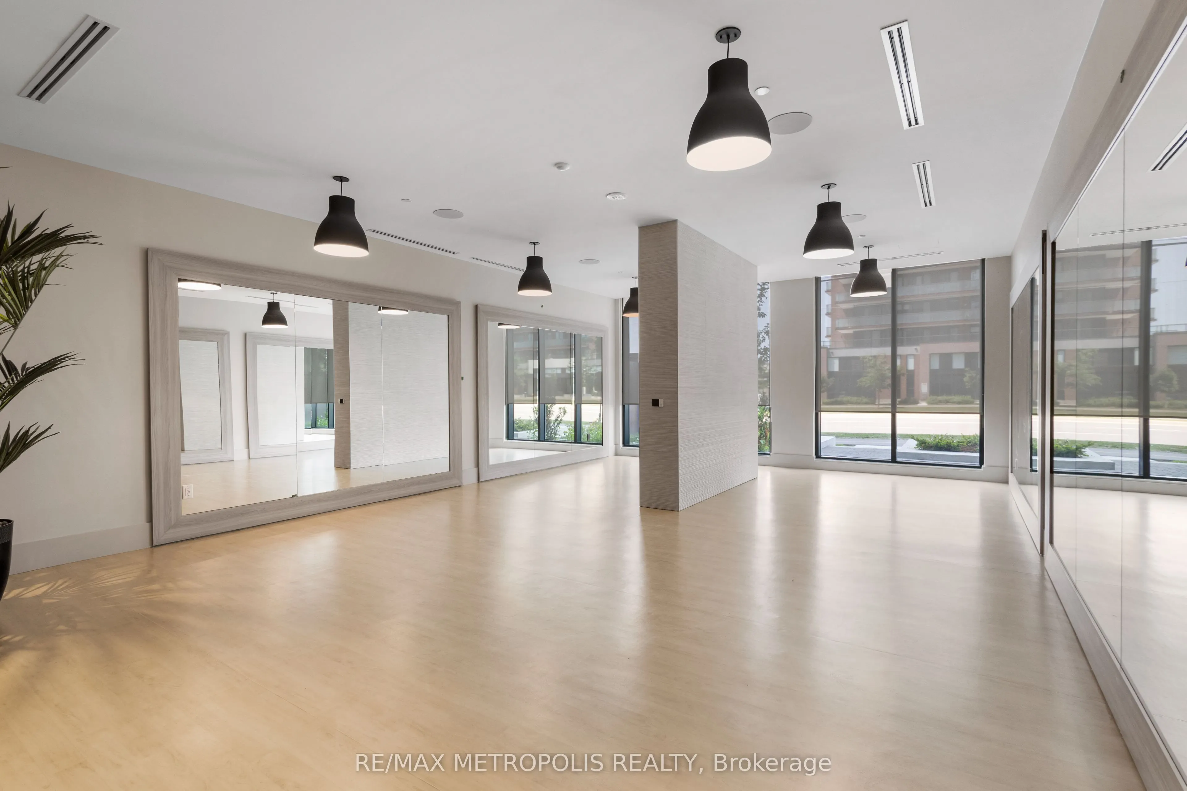 2545 Simcoe Street N, #1419