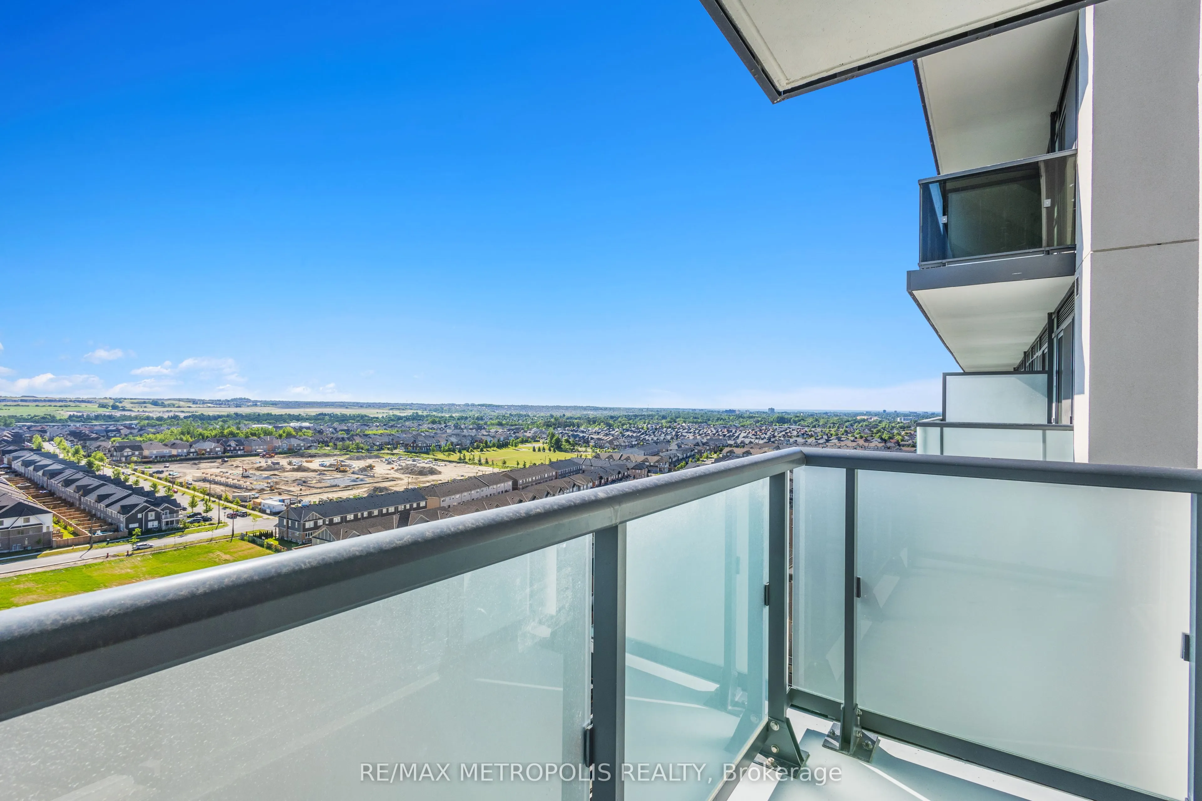 2545 Simcoe Street N, #1419
