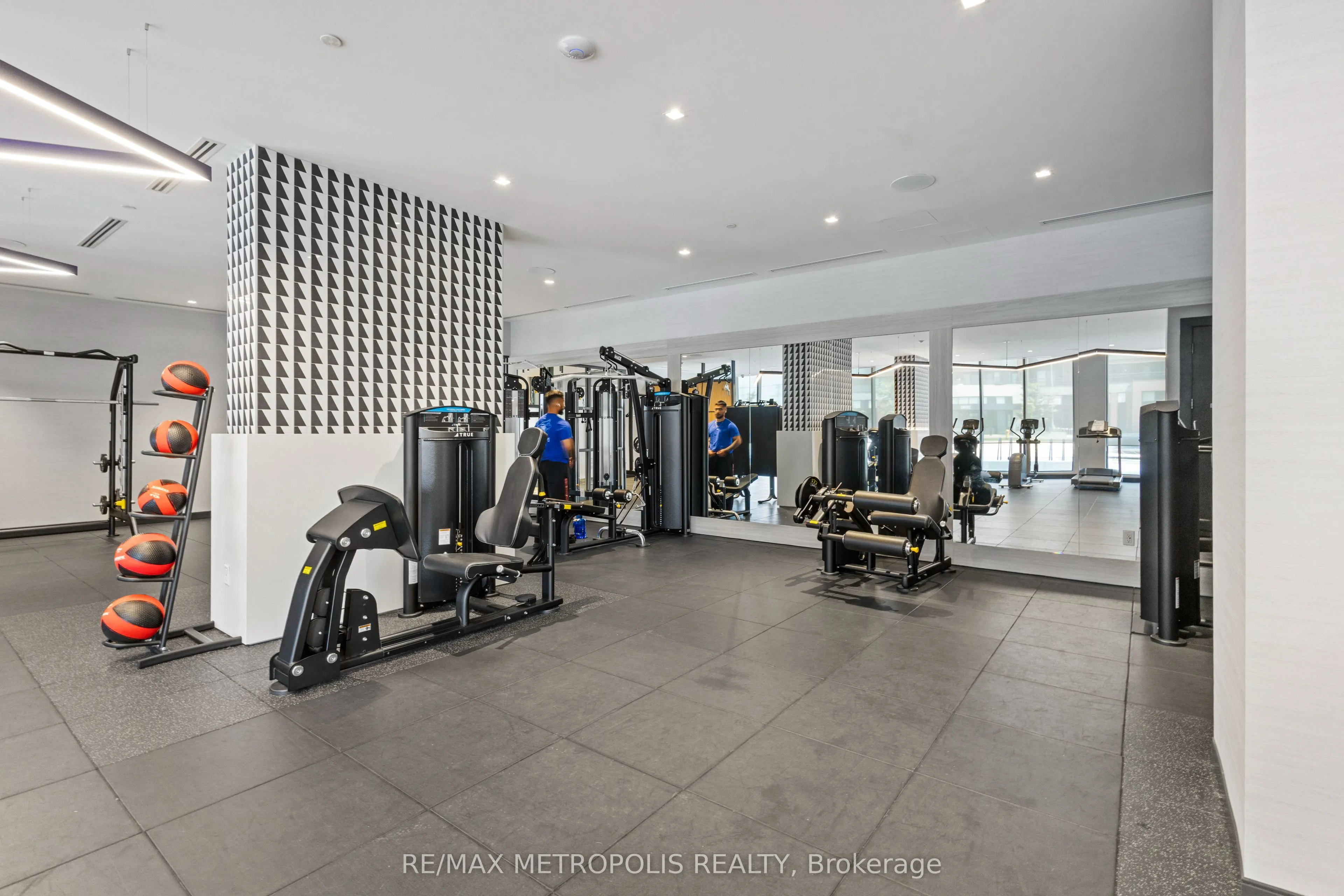 2545 Simcoe Street N, #1419