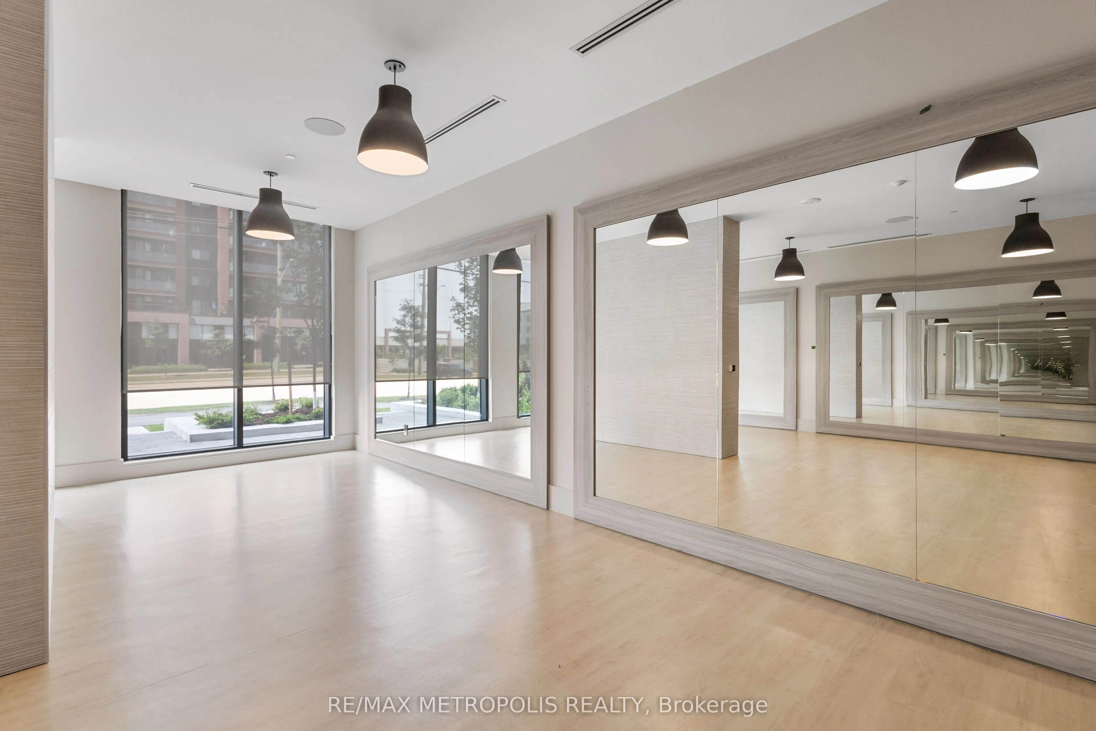 2545 Simcoe Street N, #1419
