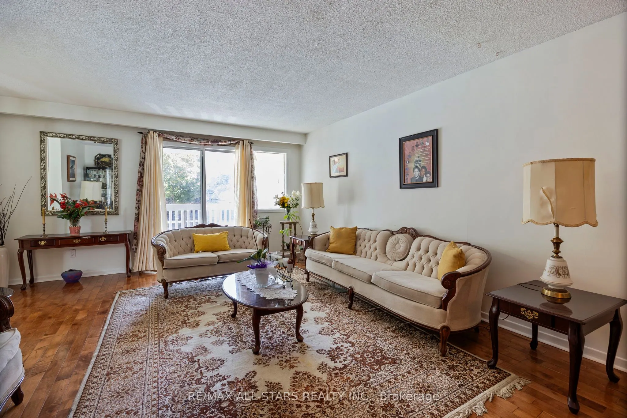 54 Kennaley Crescent E