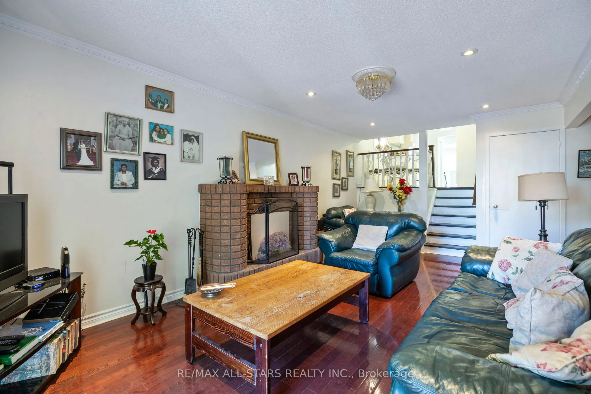54 Kennaley Crescent E