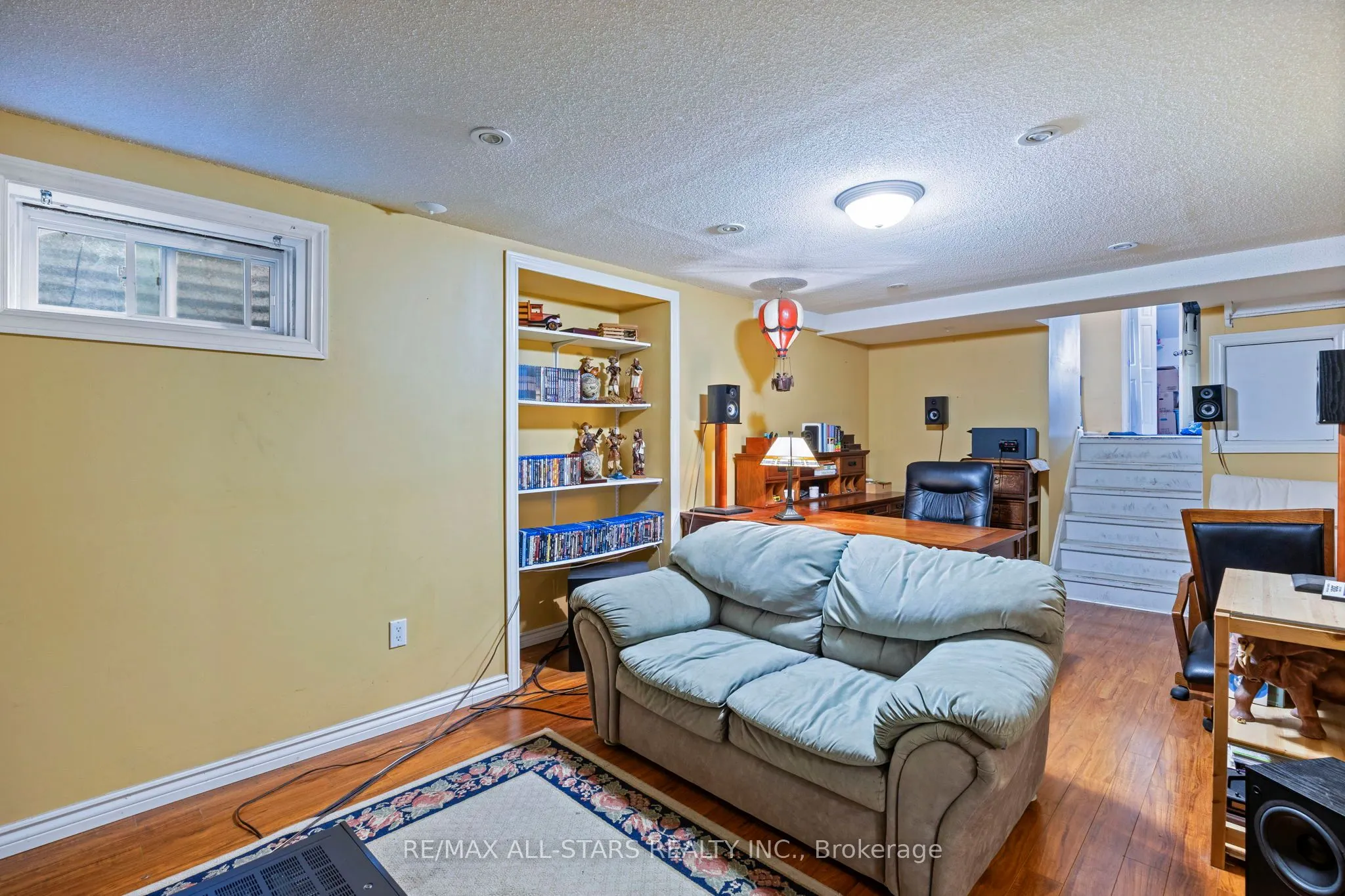 54 Kennaley Crescent E
