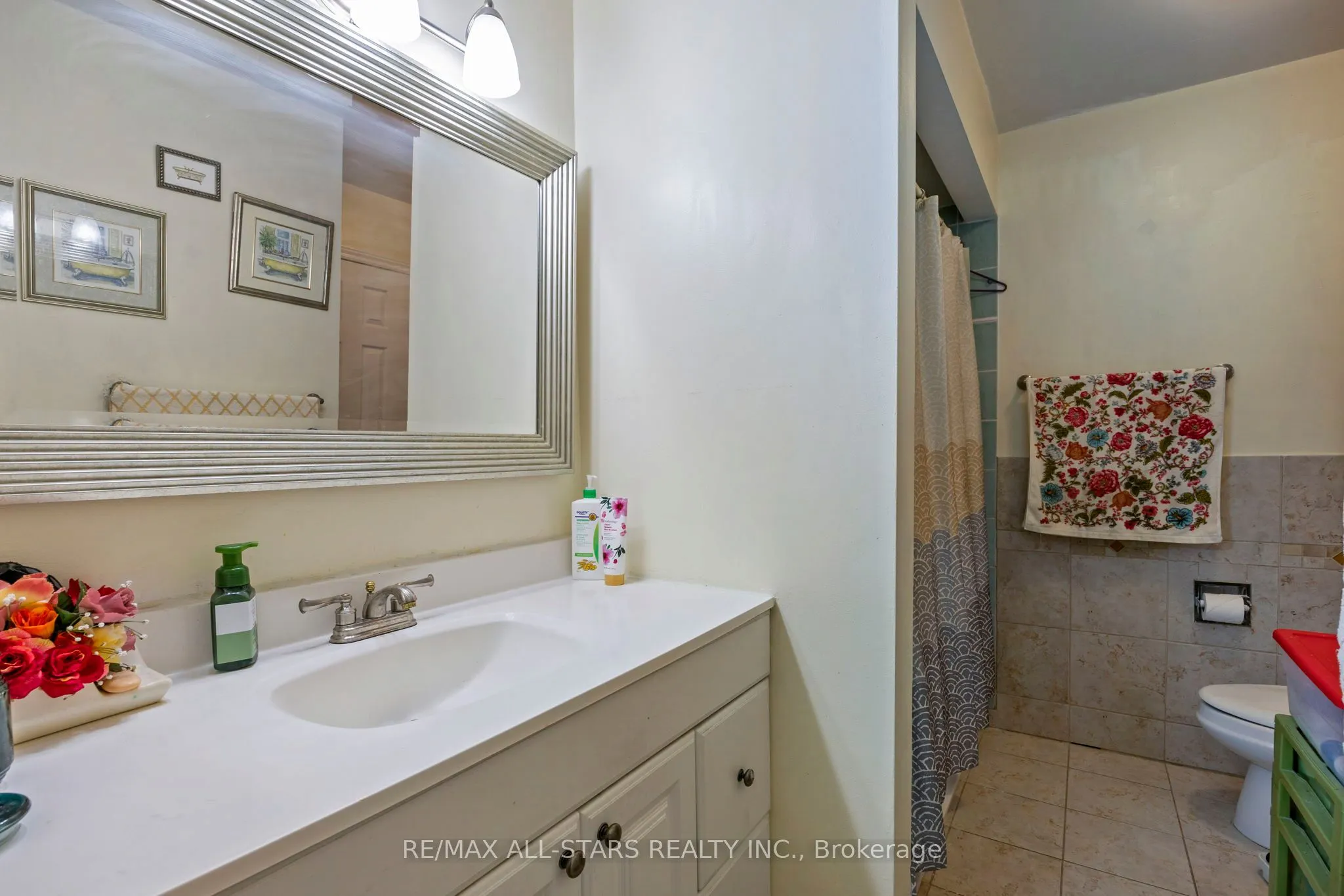 54 Kennaley Crescent E