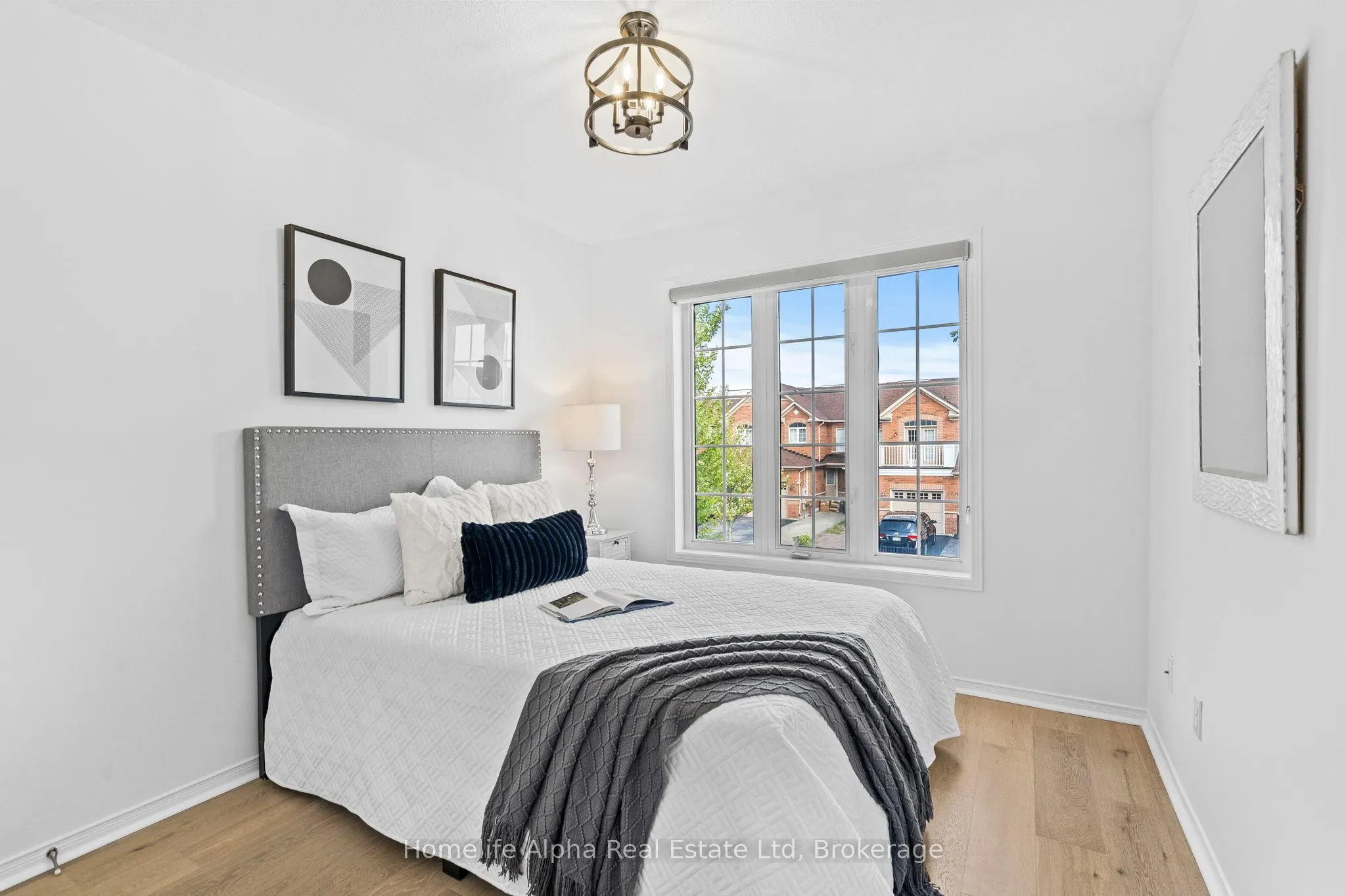 10 Bon Echo Court