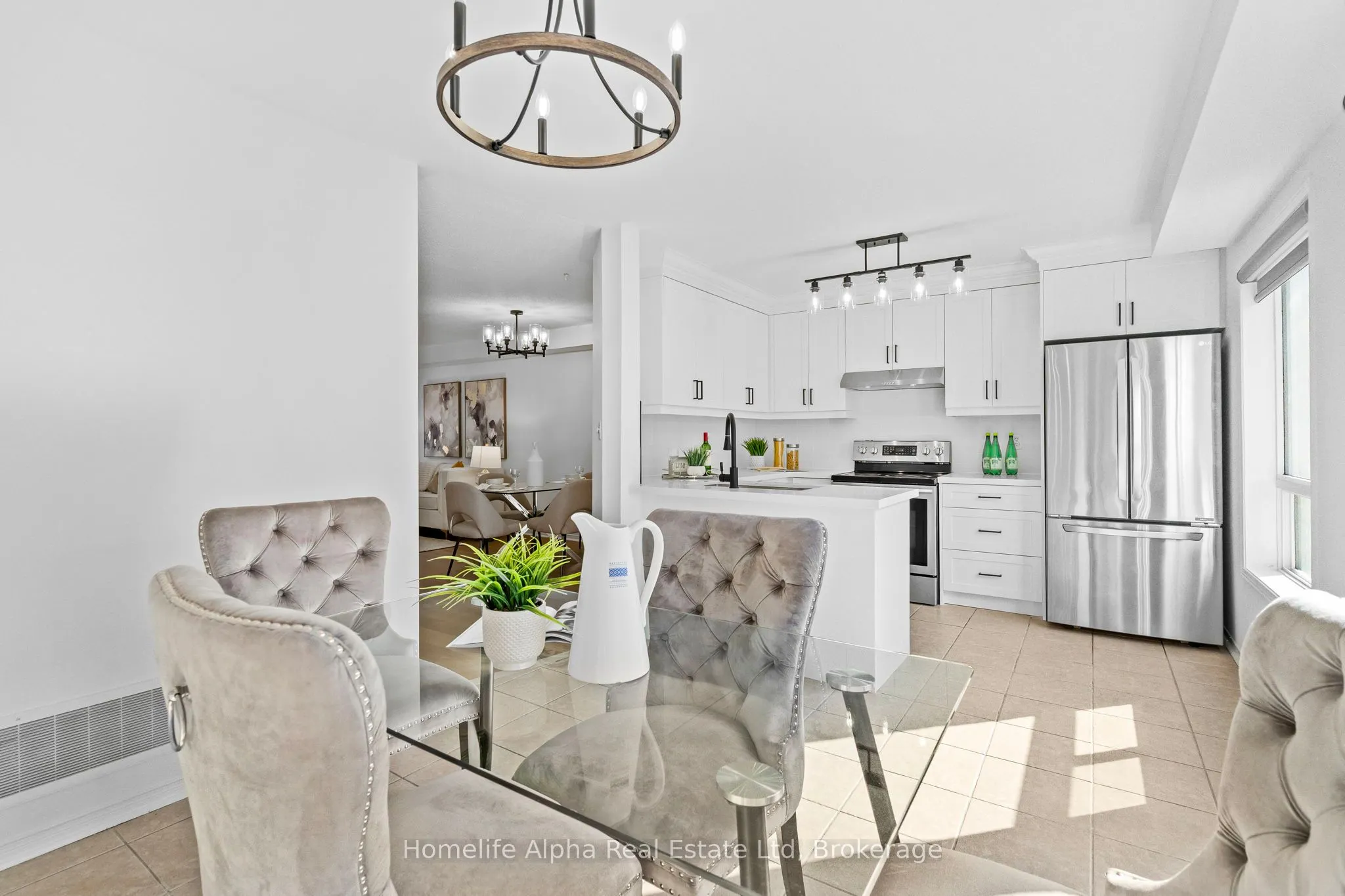 10 Bon Echo Court