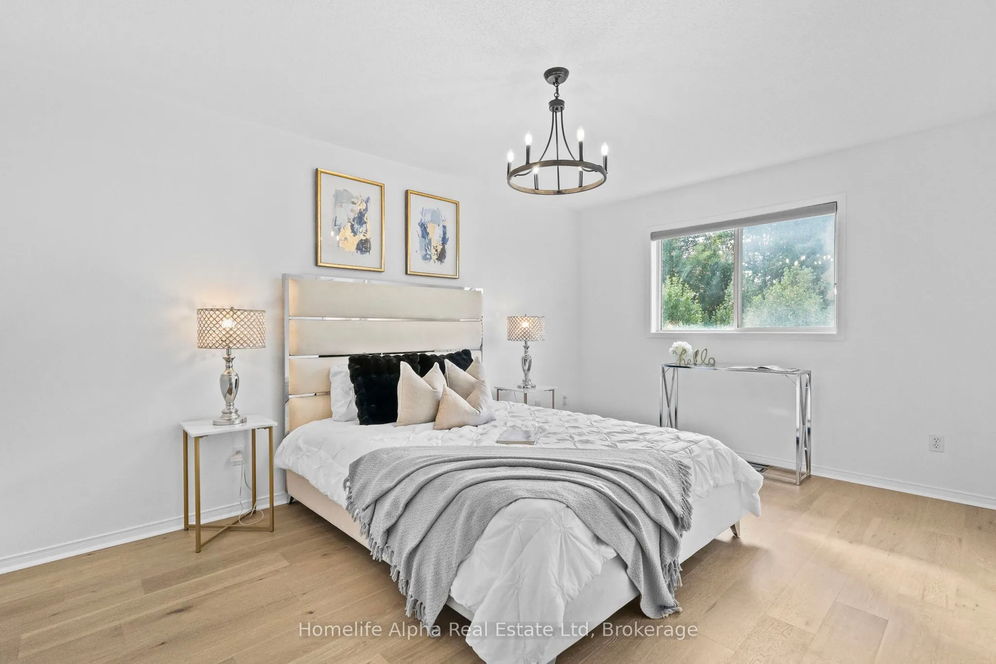 10 Bon Echo Court