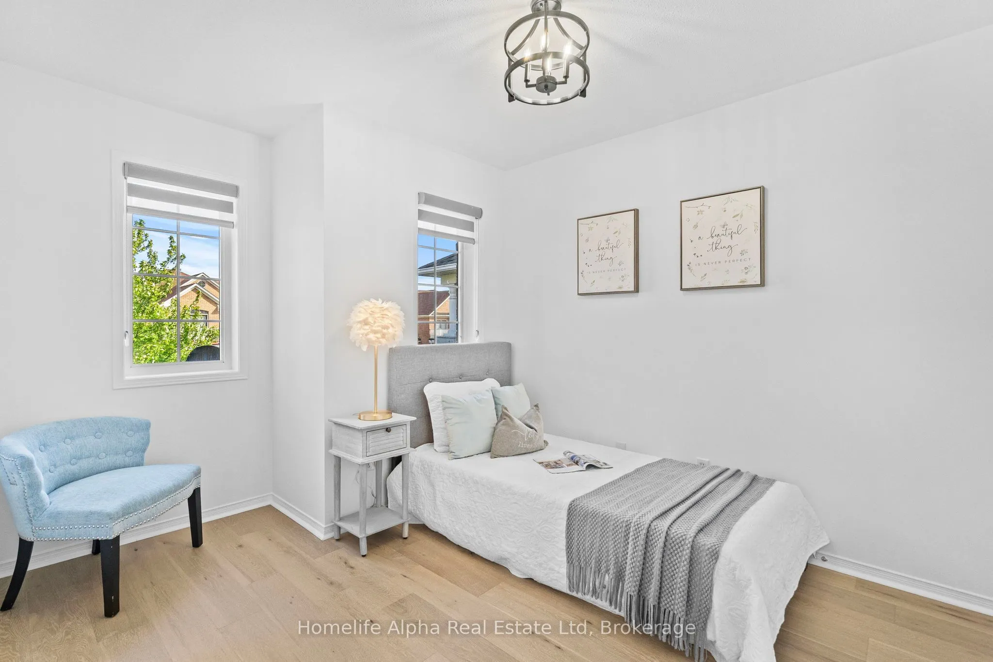 10 Bon Echo Court