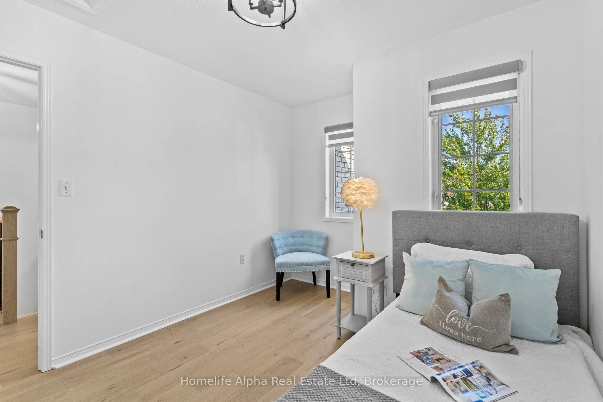 10 Bon Echo Court