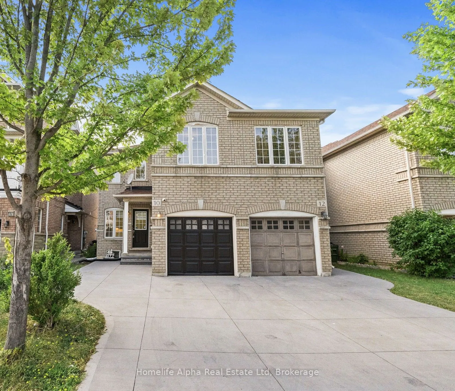 10 Bon Echo Court