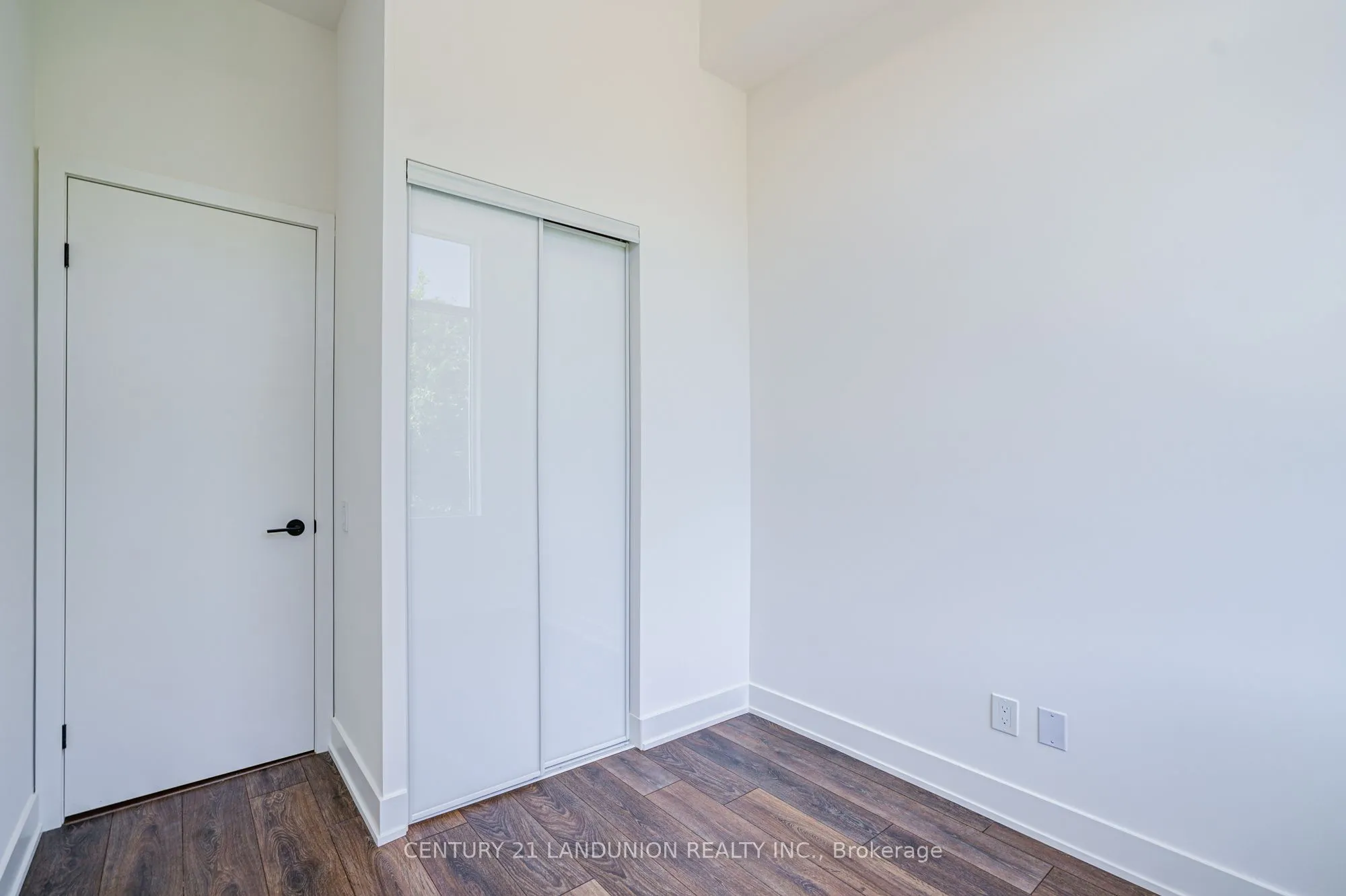 1285 Queen Street E, #102