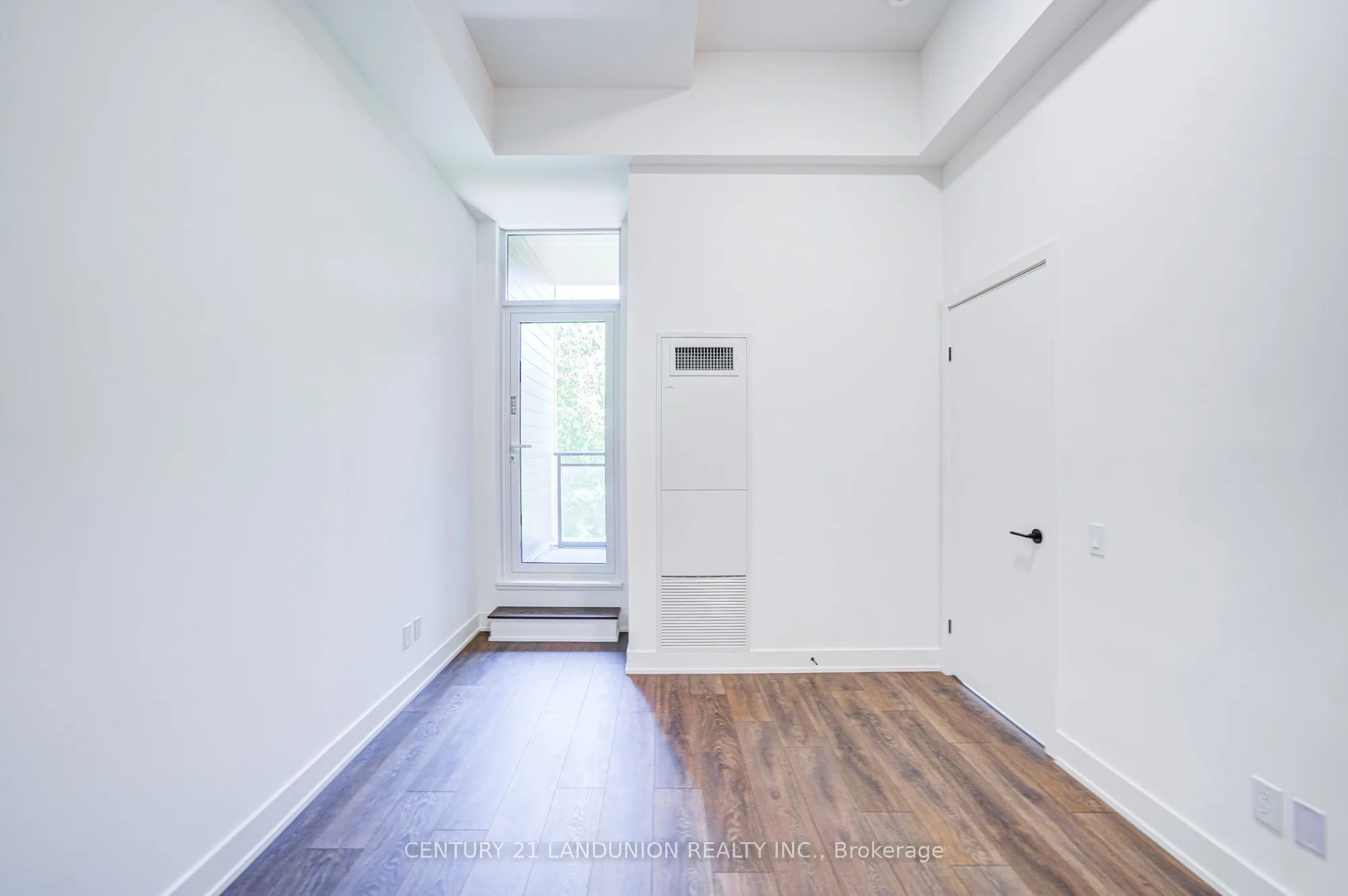 1285 Queen Street E, #102