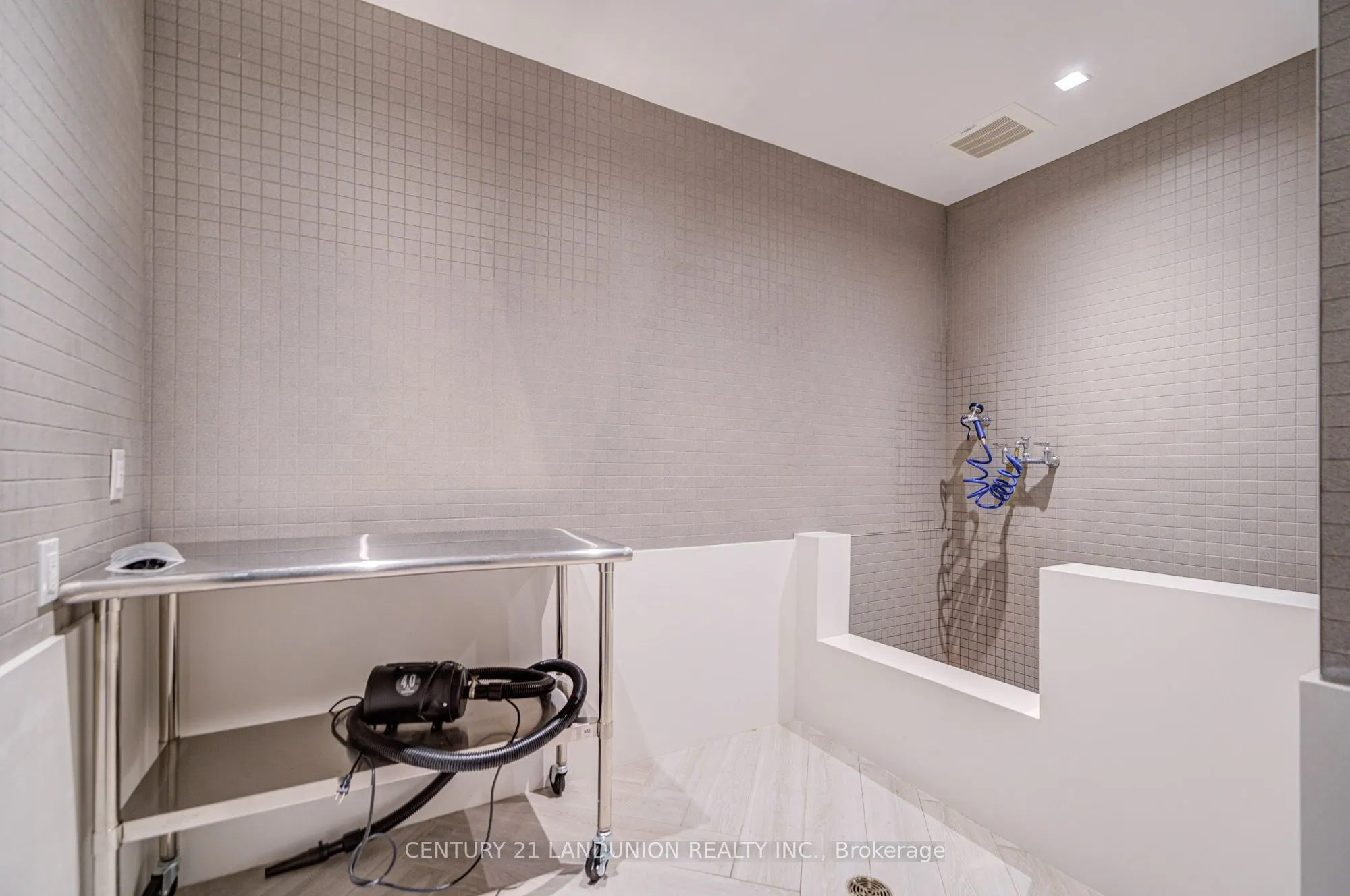 1285 Queen Street E, #102