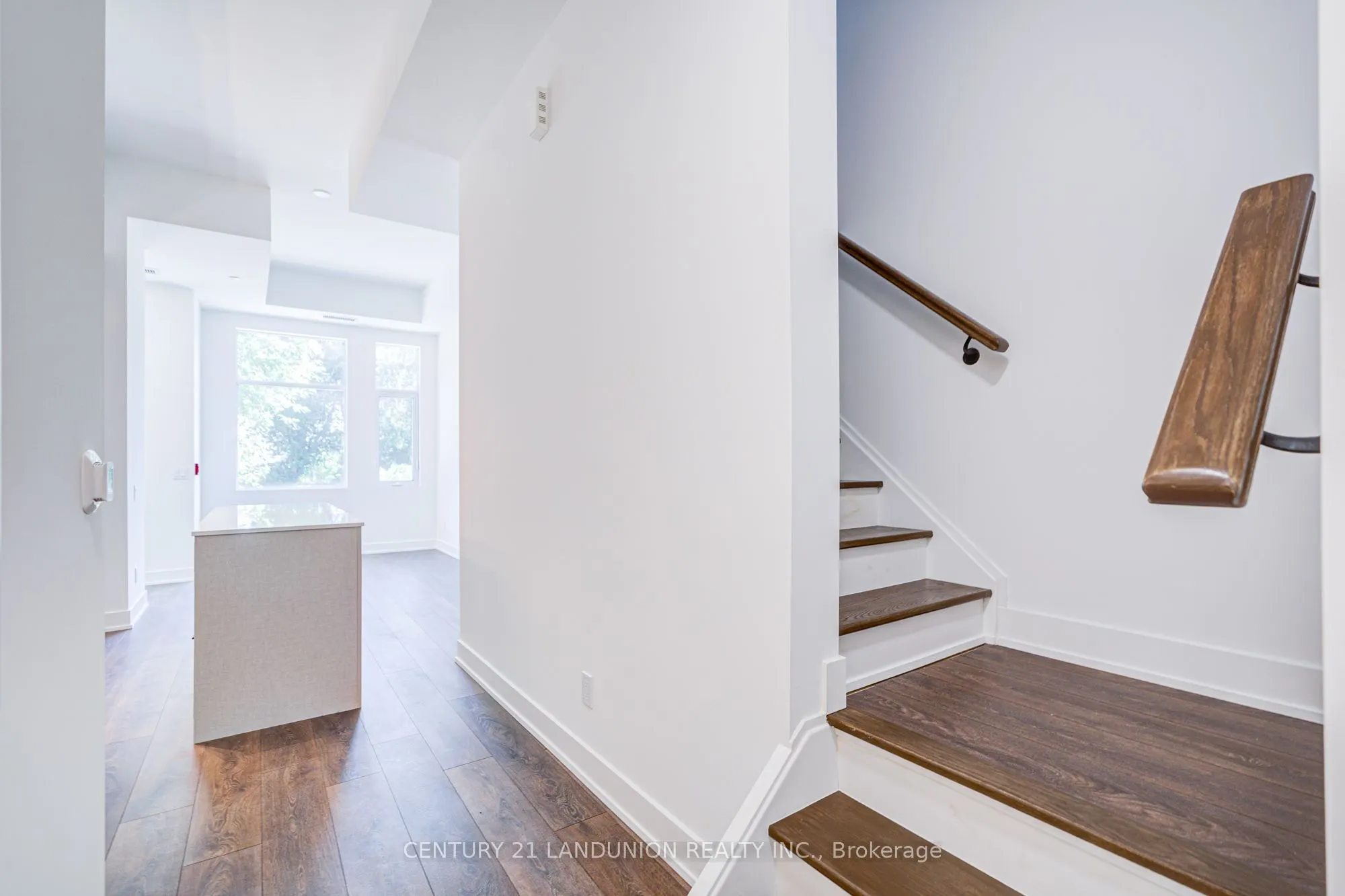 1285 Queen Street E, #102