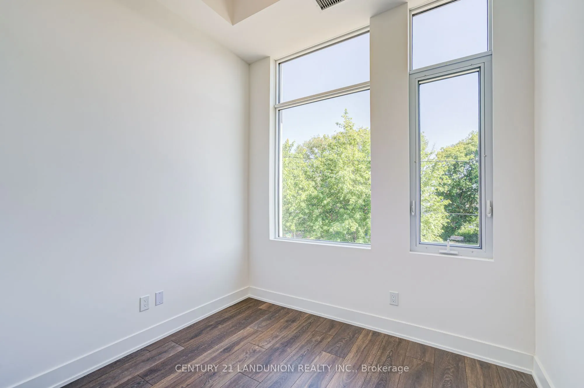1285 Queen Street E, #102
