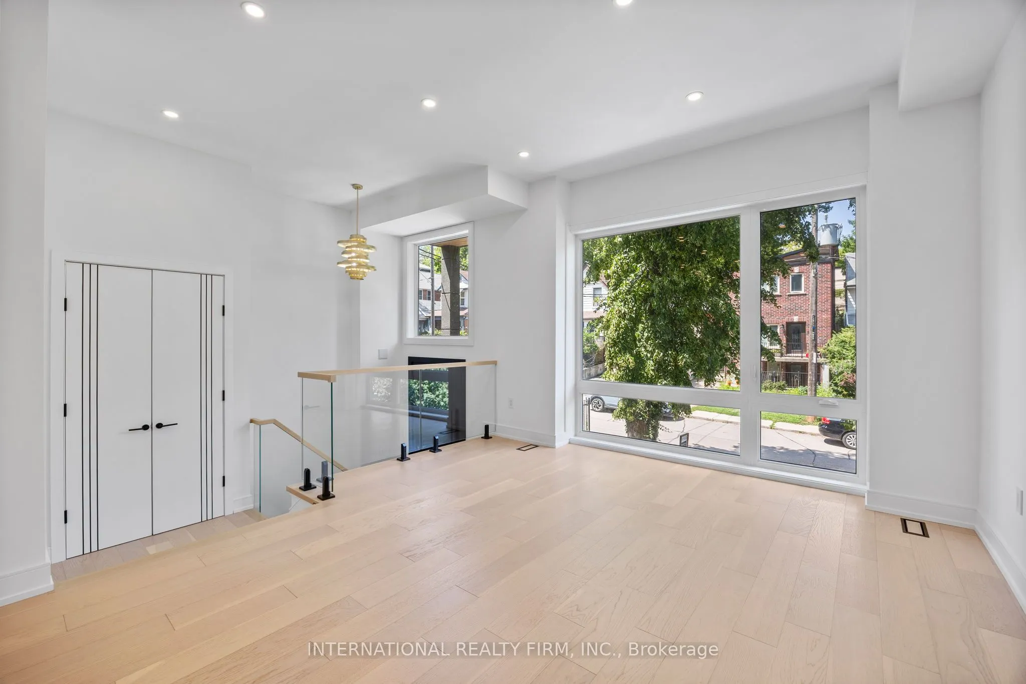 19 Ivy Avenue