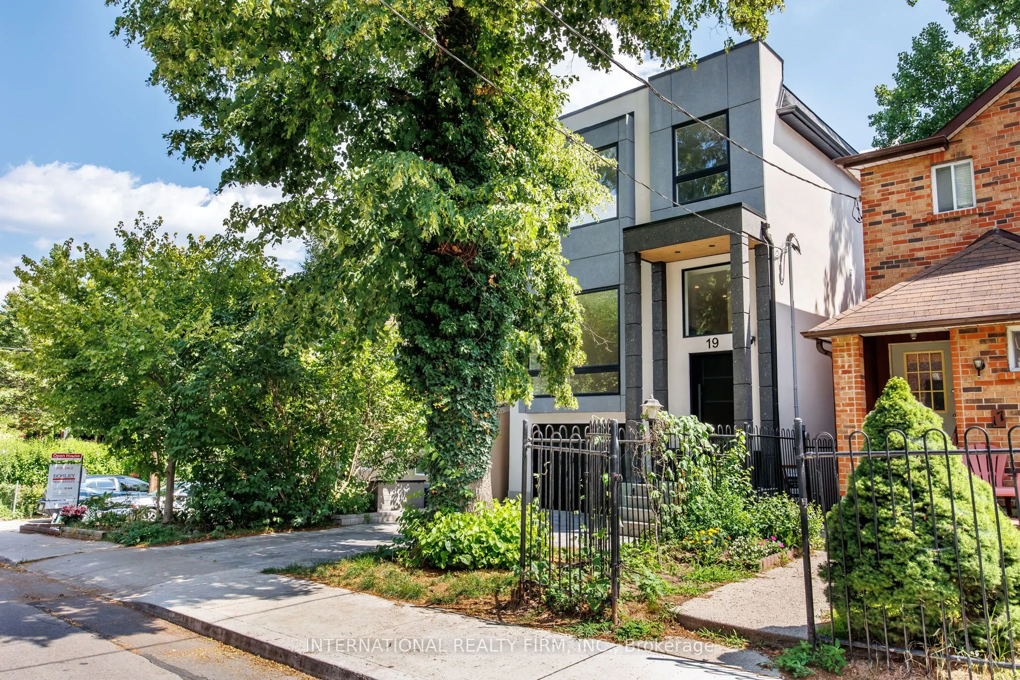 19 Ivy Avenue